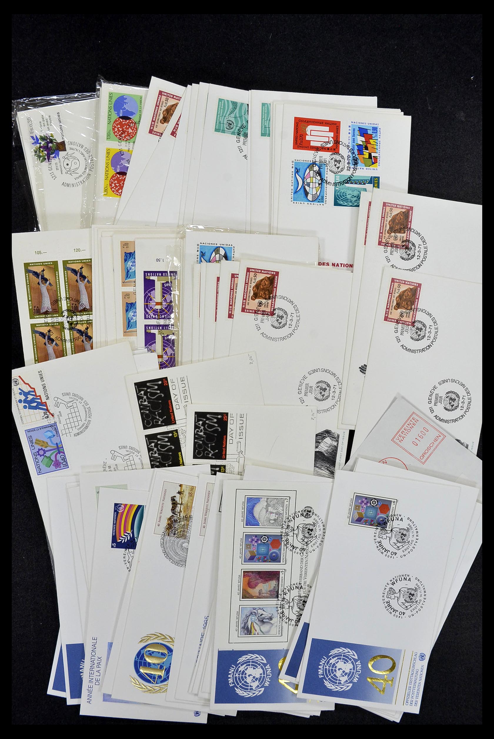 34973 059 - Postzegelverzameling 34973 Verenigde Naties 1951-2000.