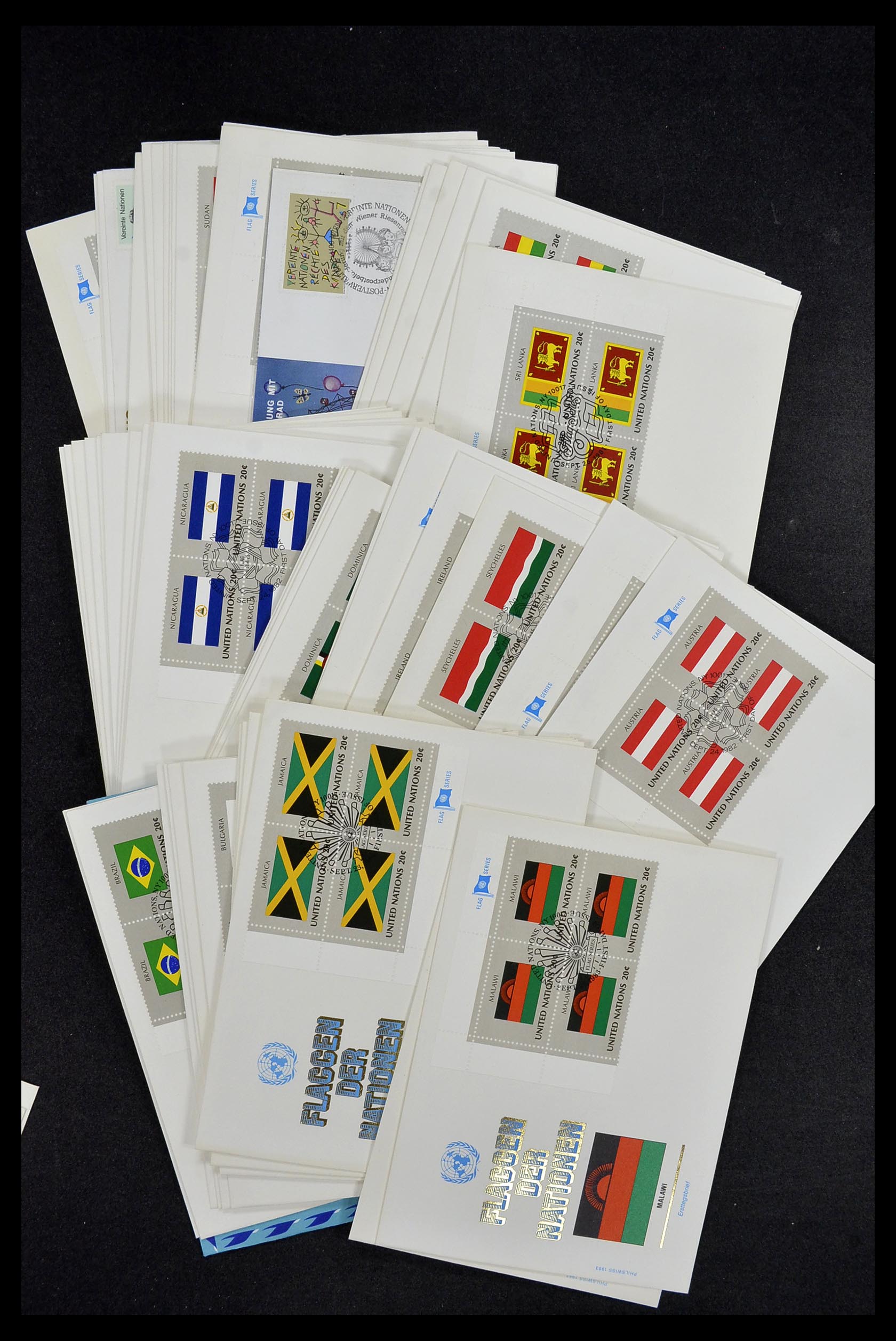 34973 075 - Postzegelverzameling 34973 Verenigde Naties 1951-2000.