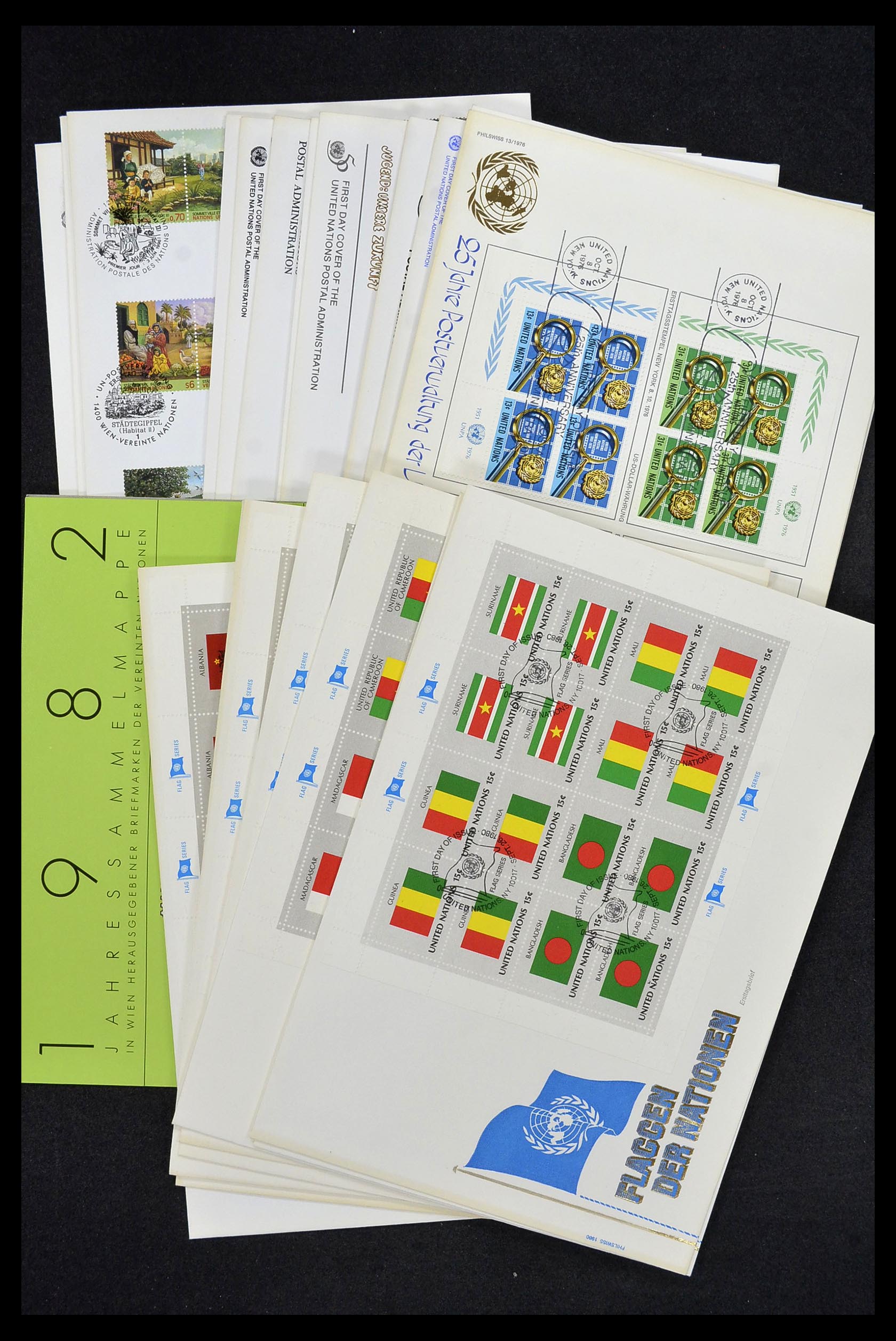 34973 077 - Postzegelverzameling 34973 Verenigde Naties 1951-2000.