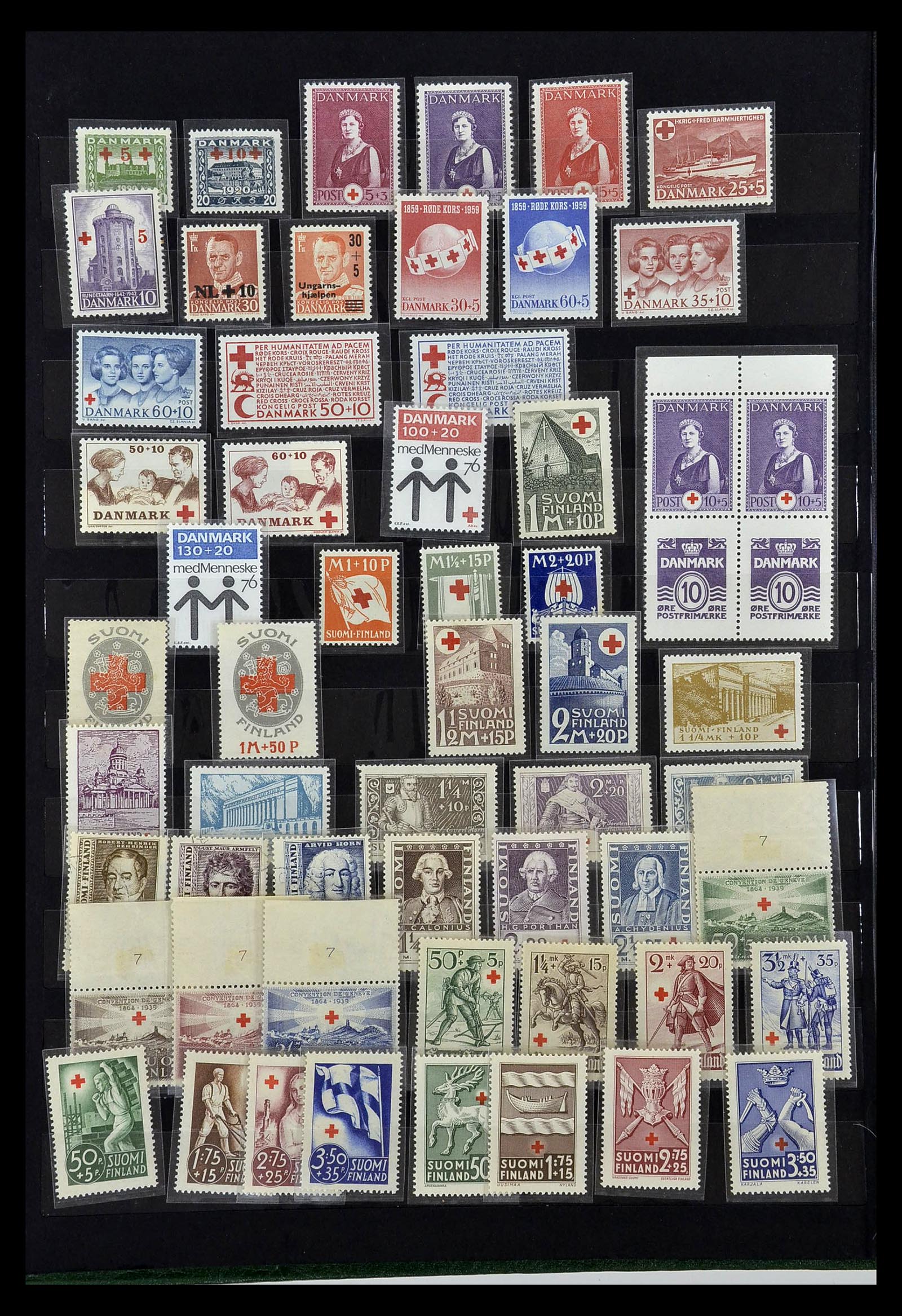 35032 002 - Postzegelverzameling 35032 Rode Kruis 1914-1990.