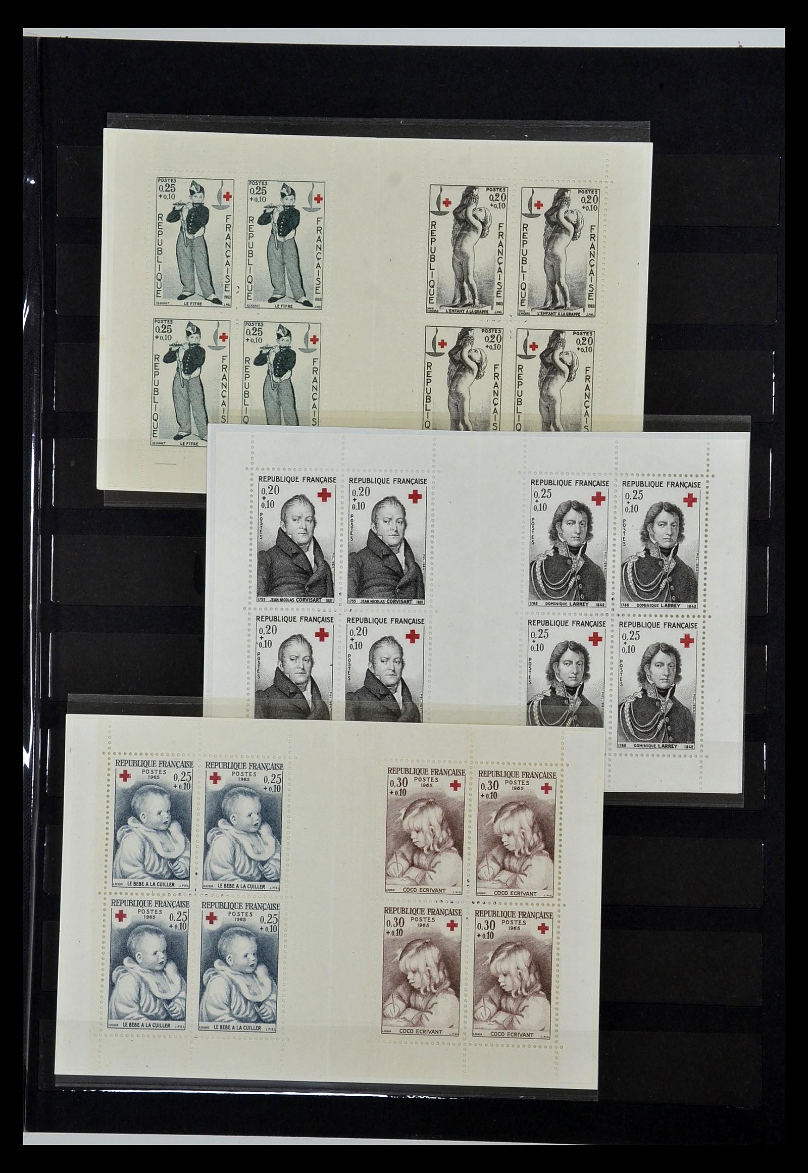 35032 015 - Postzegelverzameling 35032 Rode Kruis 1914-1990.