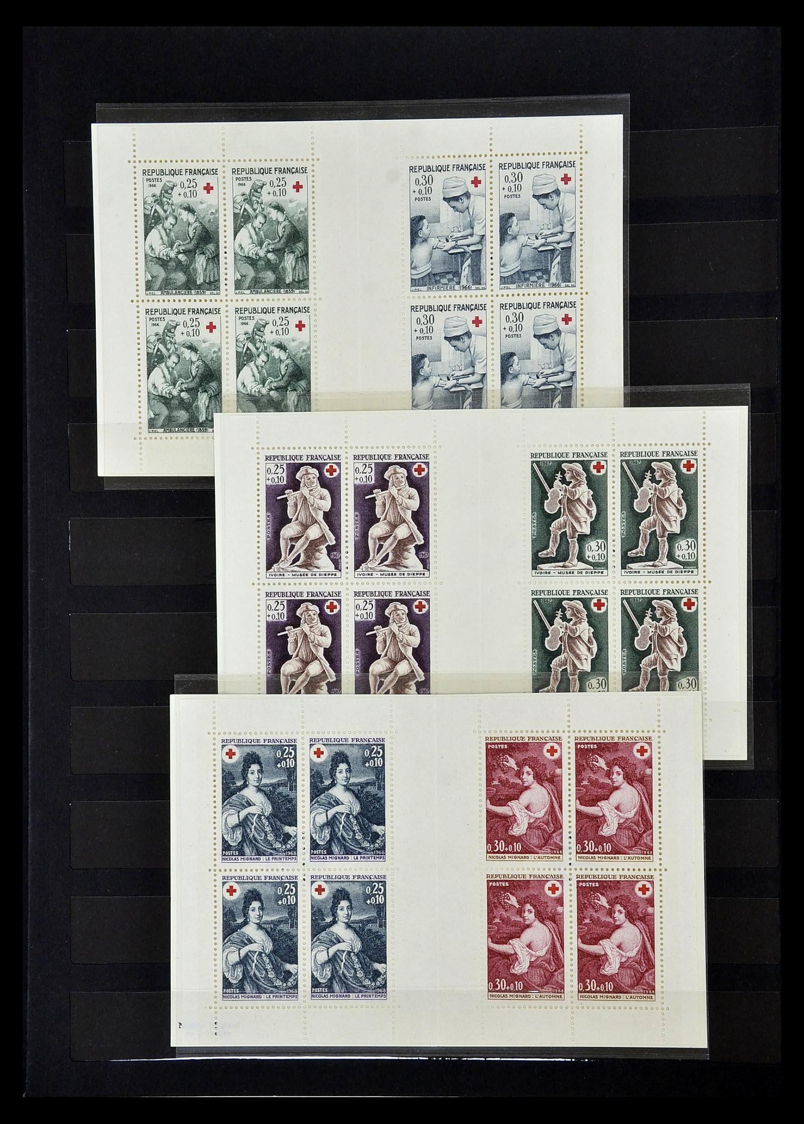 35032 016 - Postzegelverzameling 35032 Rode Kruis 1914-1990.