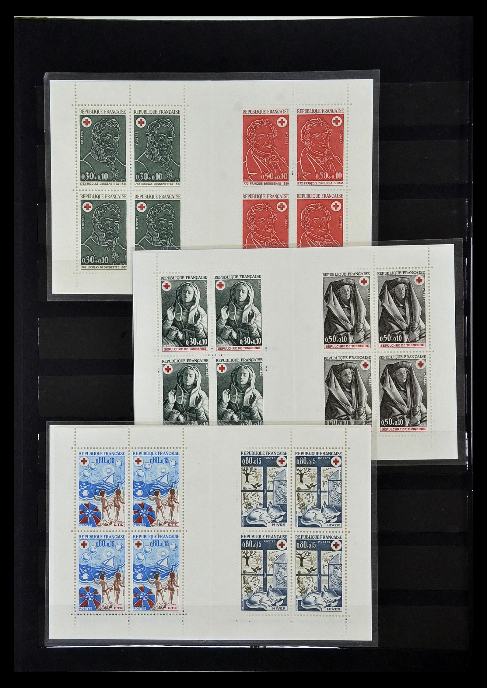 35032 018 - Postzegelverzameling 35032 Rode Kruis 1914-1990.