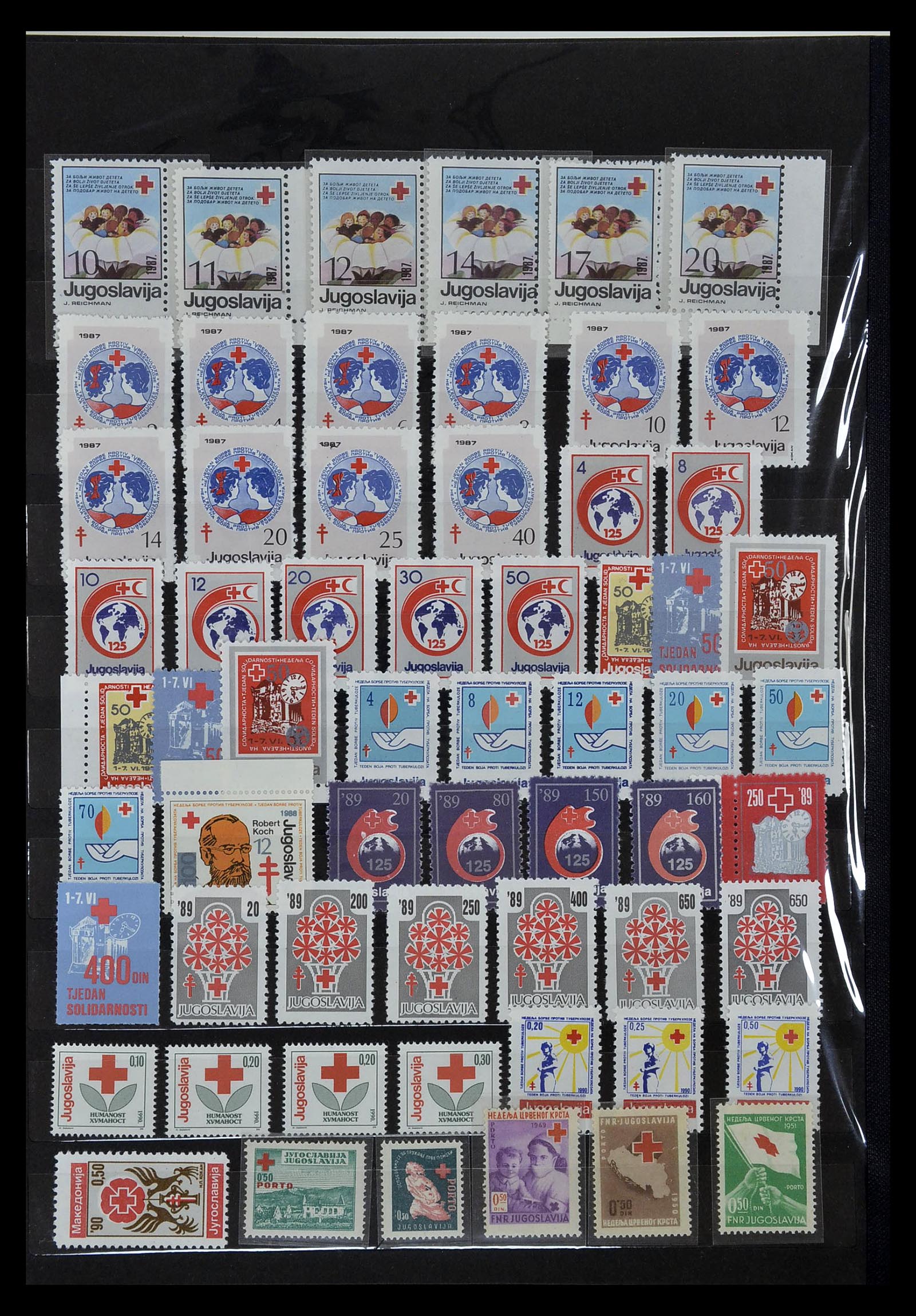 35032 027 - Stamp collection 35032 Red Cross 1914-1990.