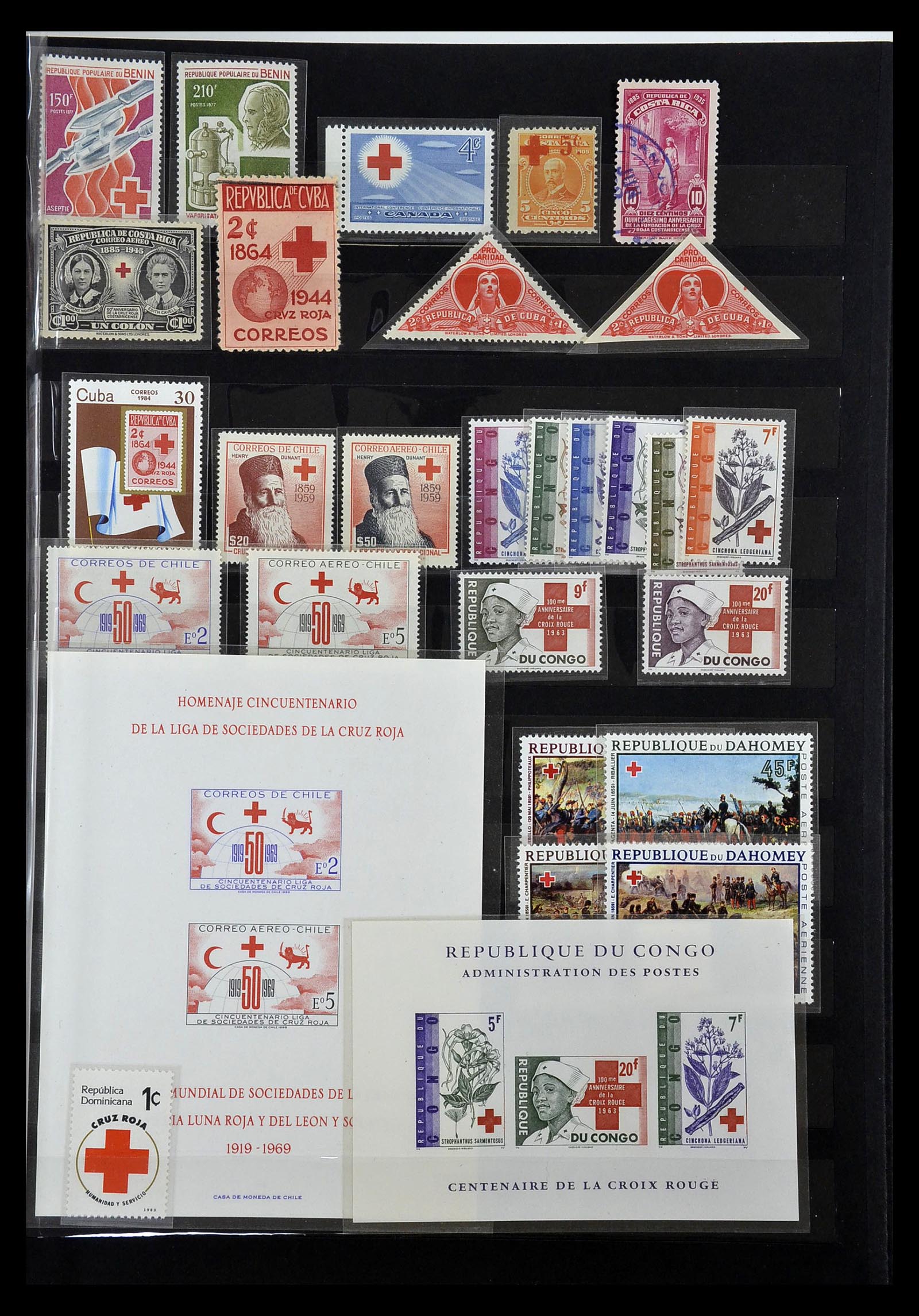 35032 050 - Stamp collection 35032 Red Cross 1914-1990.
