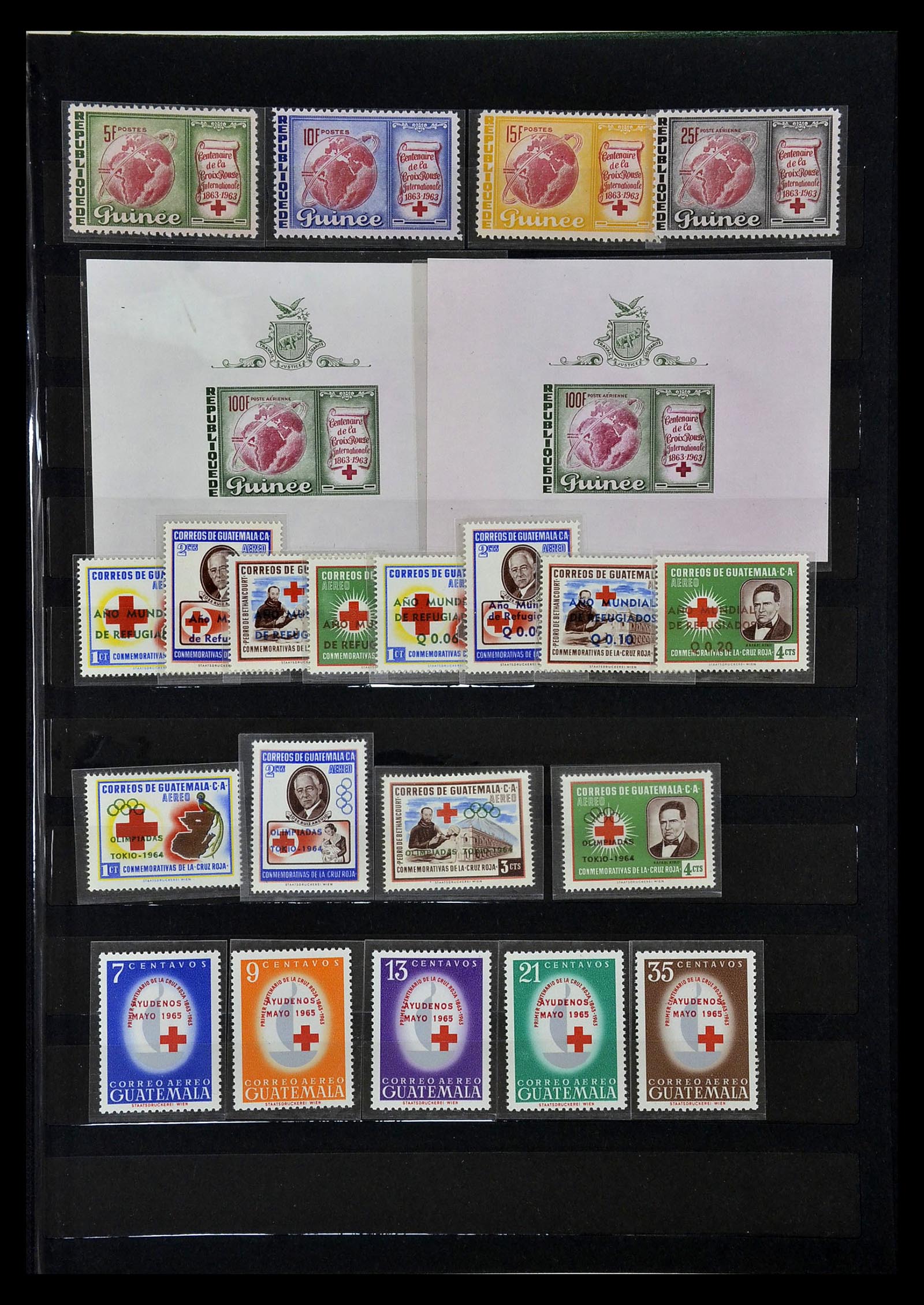 35032 056 - Stamp collection 35032 Red Cross 1914-1990.