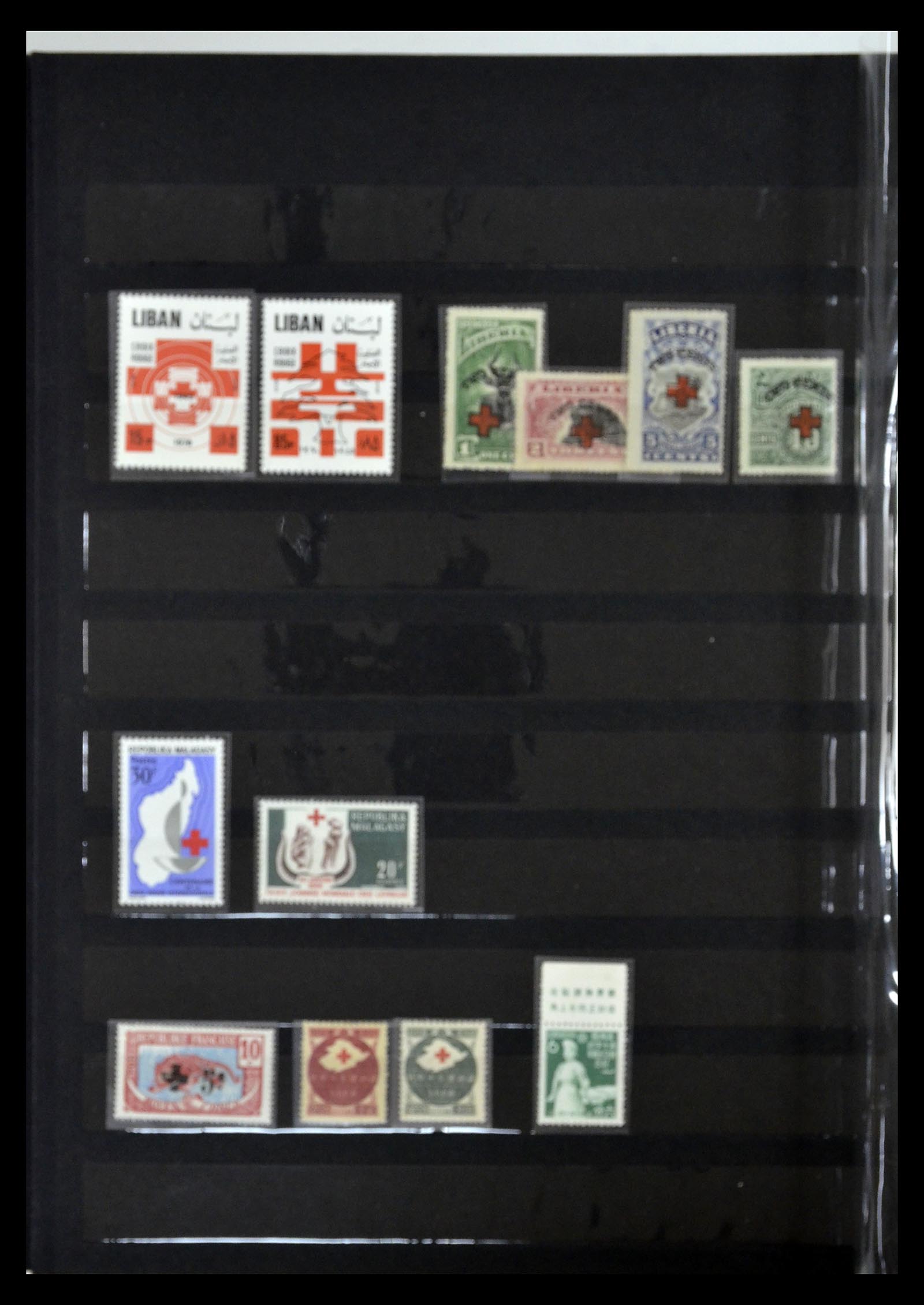 35032 065 - Postzegelverzameling 35032 Rode Kruis 1914-1990.