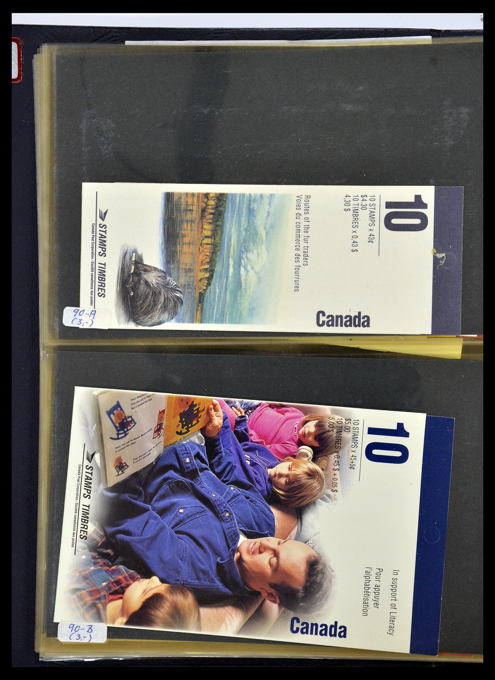 35106 069 - Stamp Collection 35106 Canada stamp booklets 1942-2000.