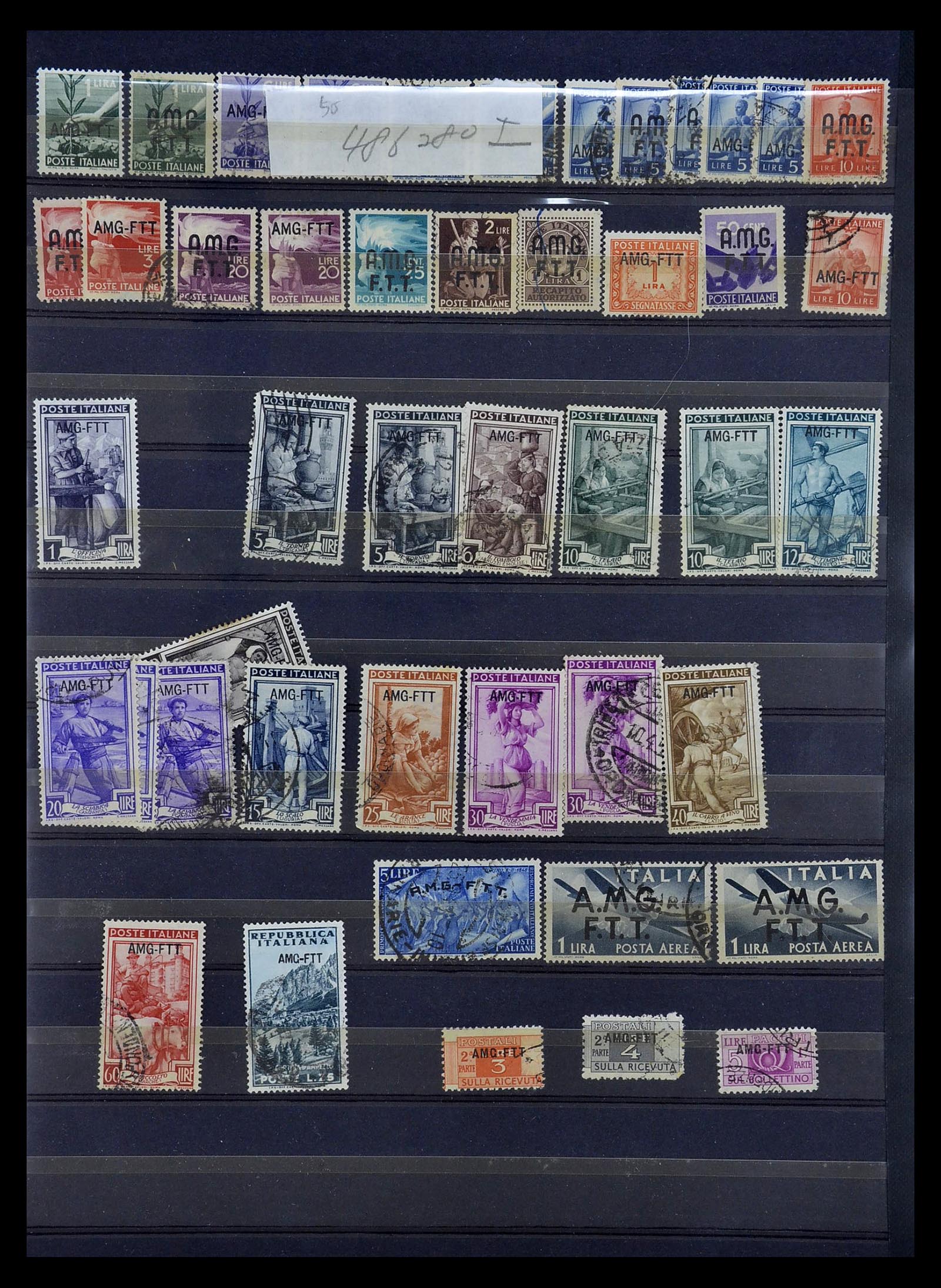 35109 055 - Postzegelverzameling 35109 AMG 1943-1952.