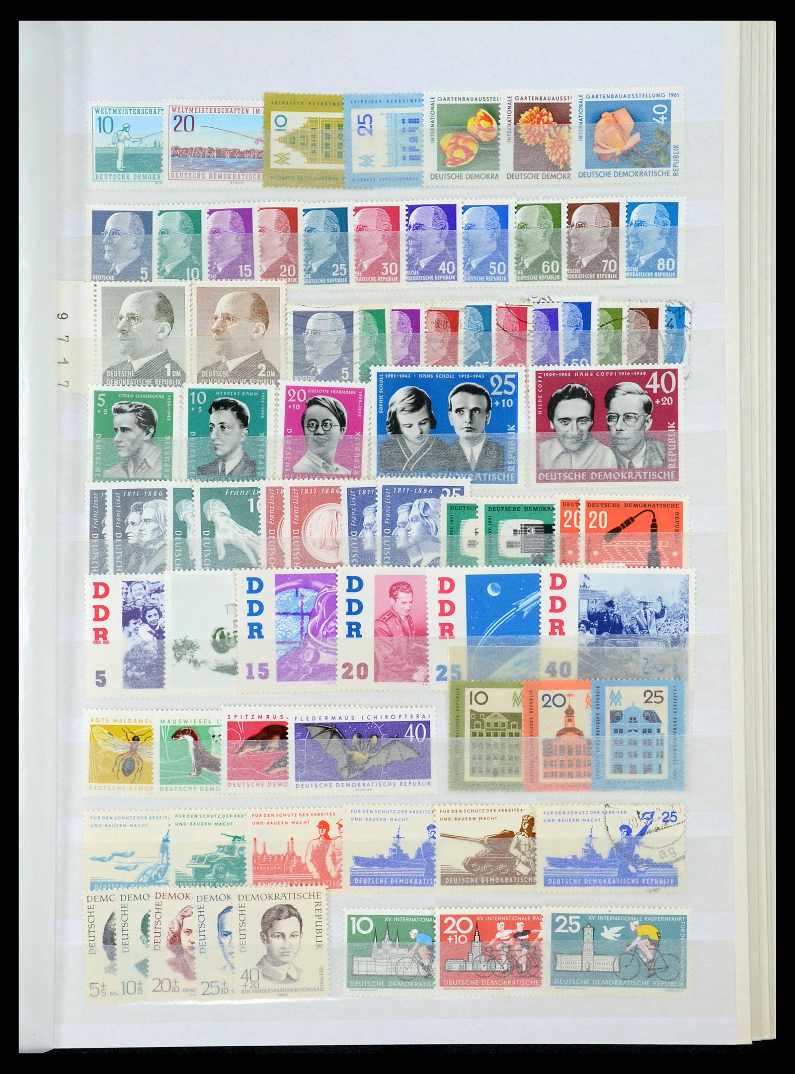 35133 011 - Stamp Collection 35133 GDR 1949-1990.