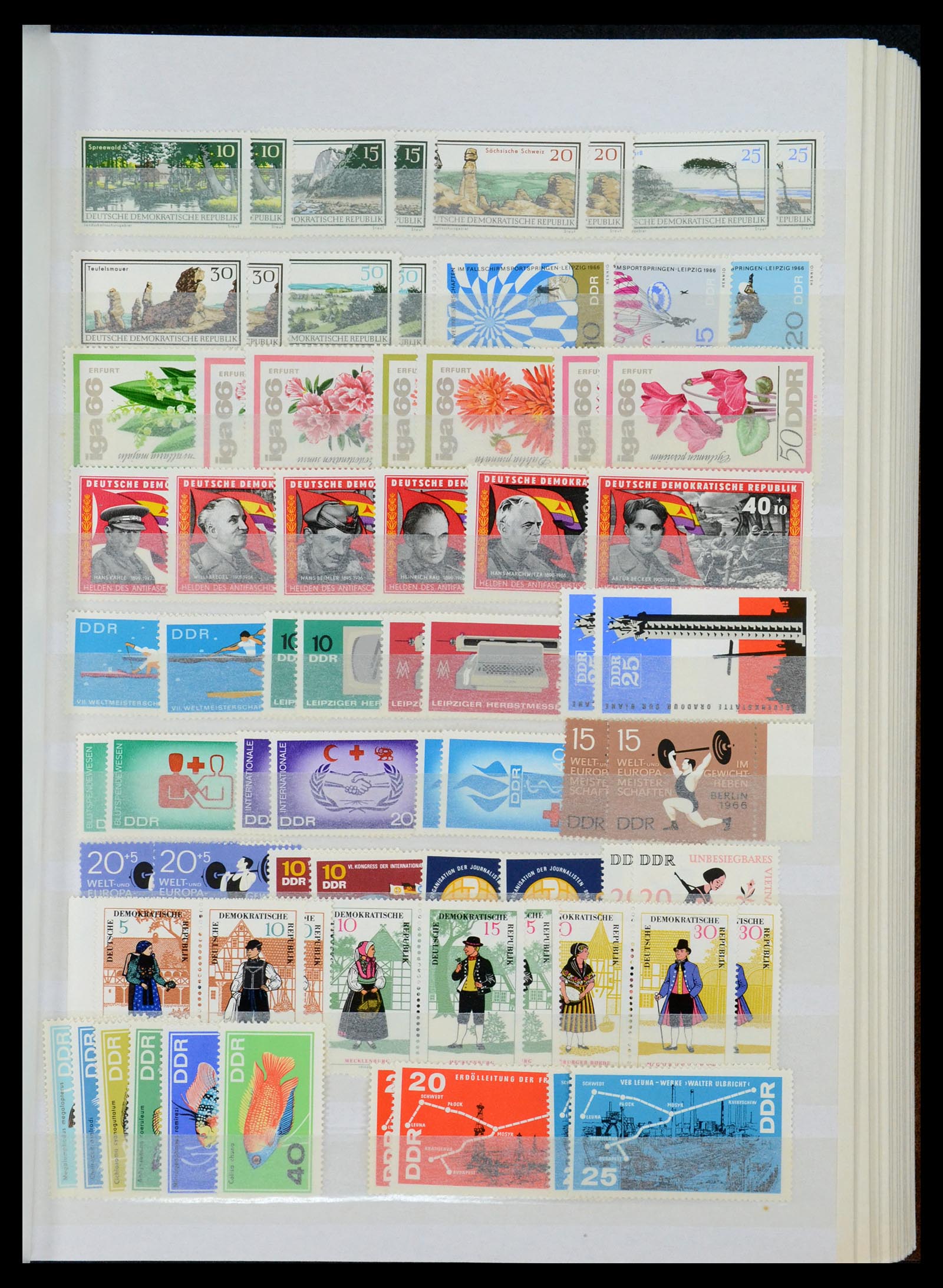 35133 017 - Stamp Collection 35133 GDR 1949-1990.