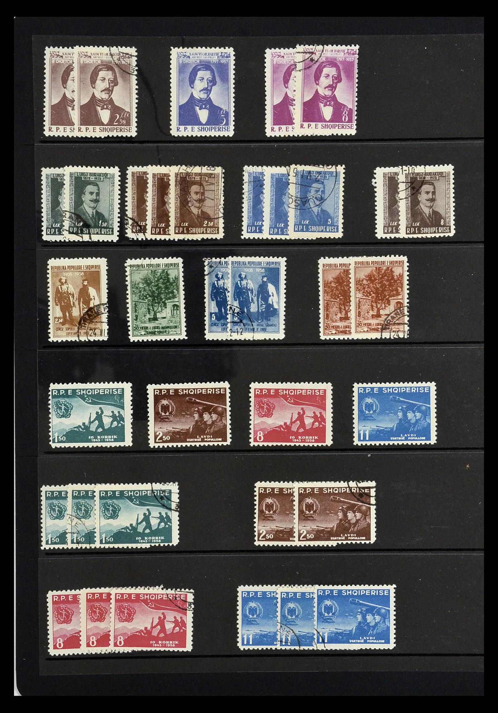 35139 012 - Postzegelverzameling 35139 Albanië 1914-1970.