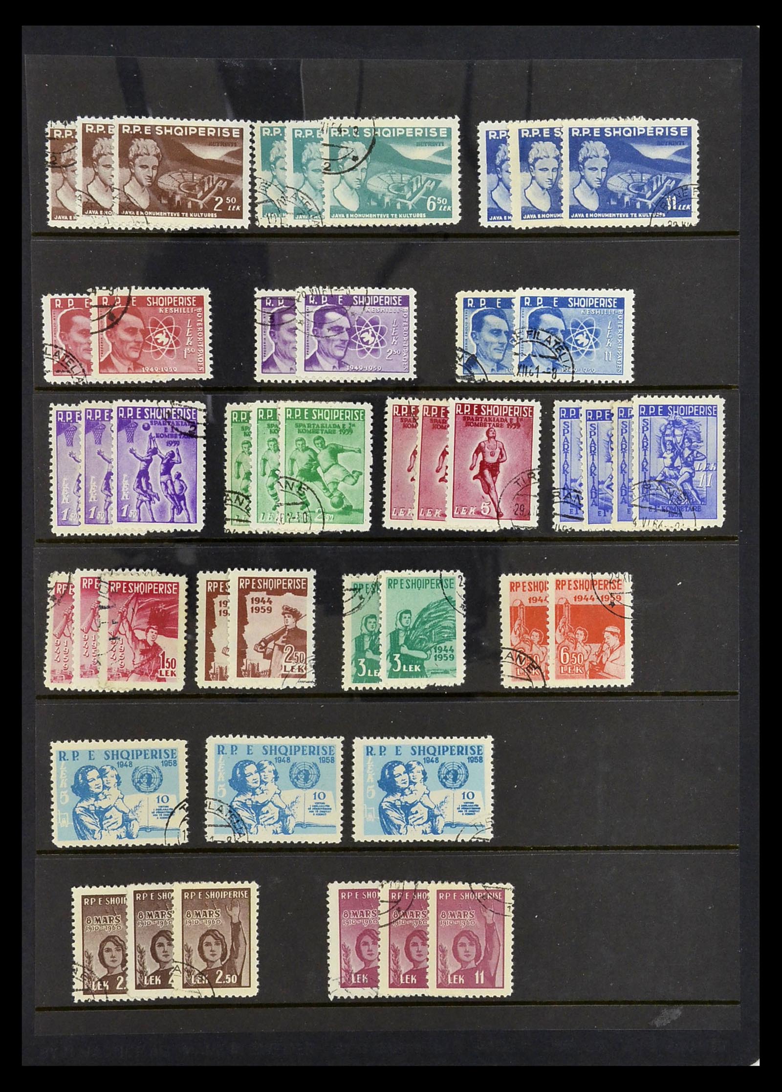 35139 013 - Stamp Collection 35139 Albania 1914-1970.