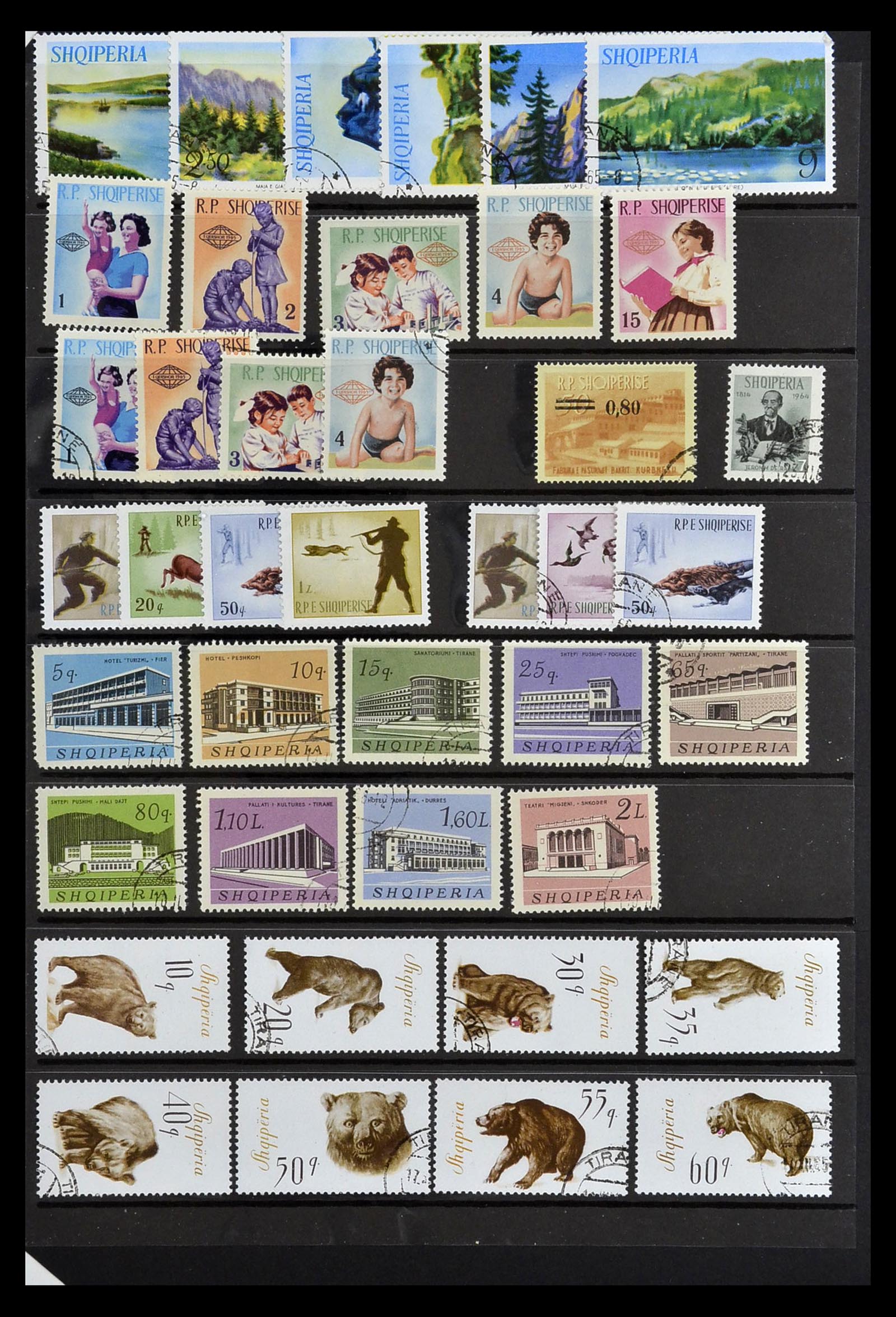 35139 023 - Postzegelverzameling 35139 Albanië 1914-1970.
