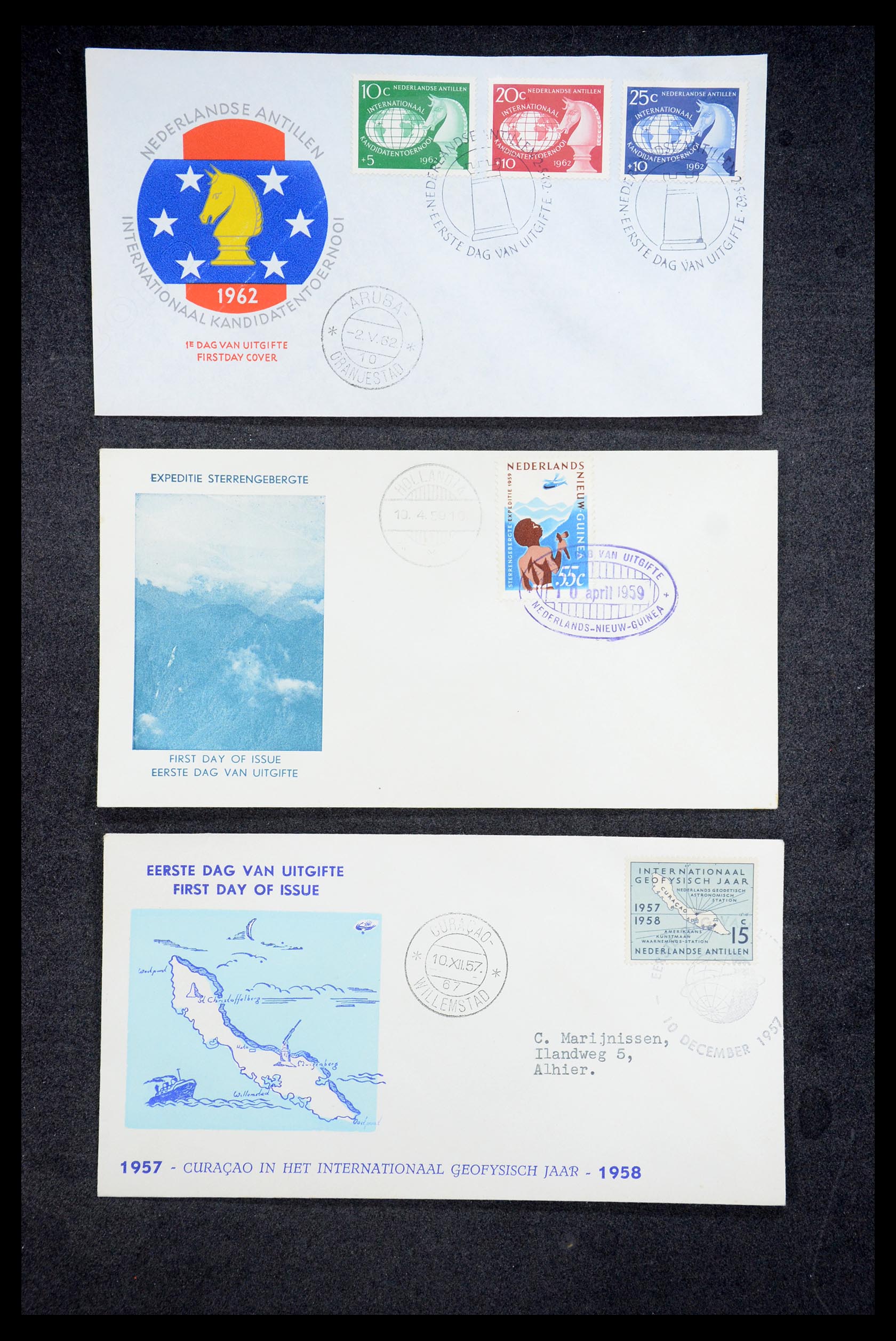 35205 019 - Postzegelverzameling 35205 Nederlandse gebieden FDC's 1927-1960.