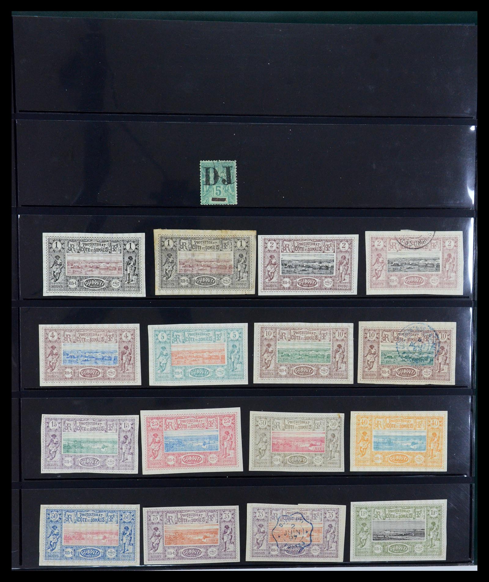 35234 001 - Postzegelverzameling 35234 Frans Somalië 1893-1952.