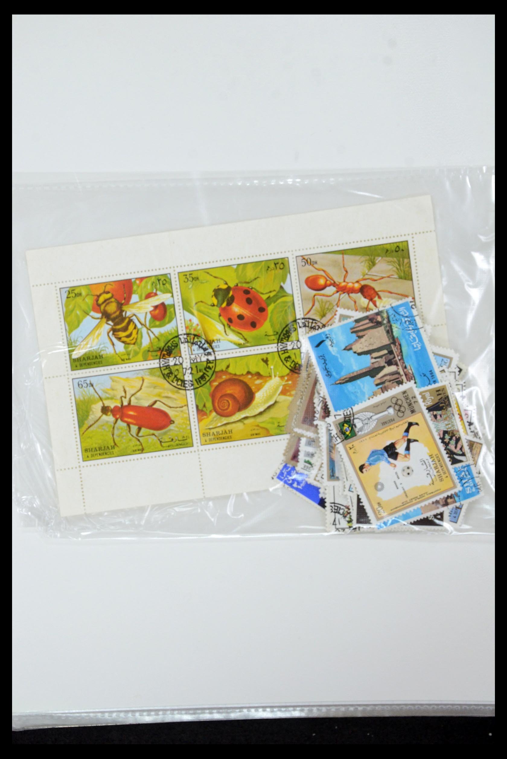 35411 025 - Stamp Collection 35411 Malta 1860-1987.