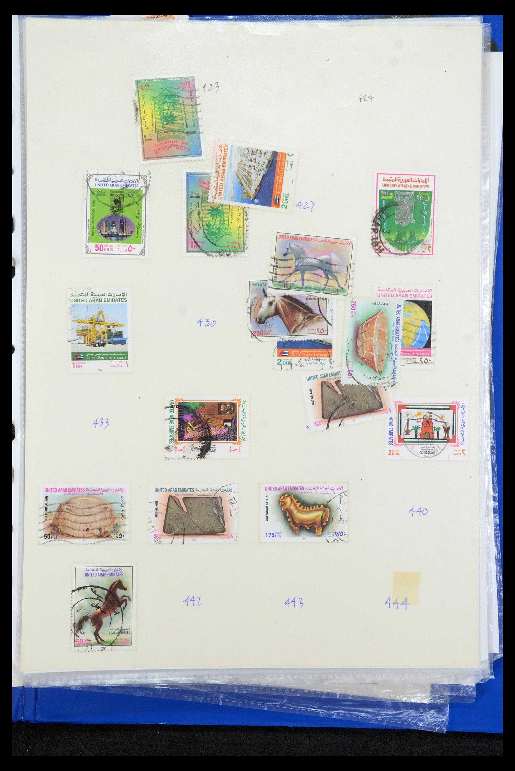 35411 123 - Stamp Collection 35411 Malta 1860-1987.