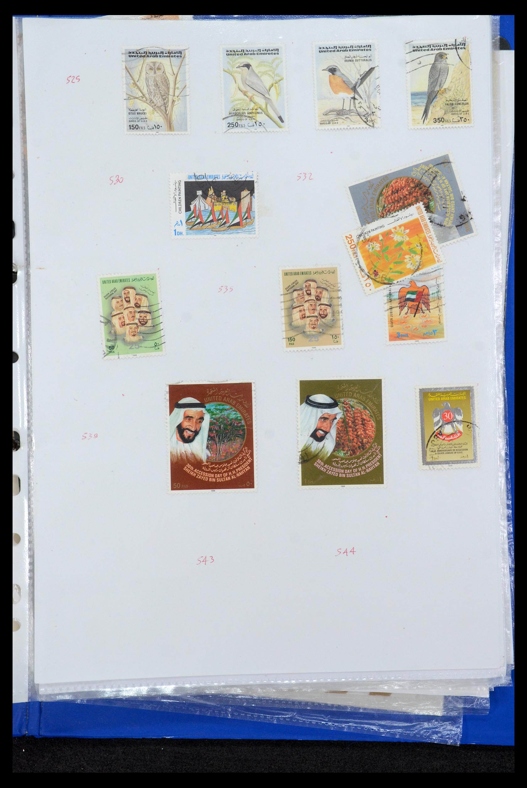 35411 127 - Stamp Collection 35411 Malta 1860-1987.