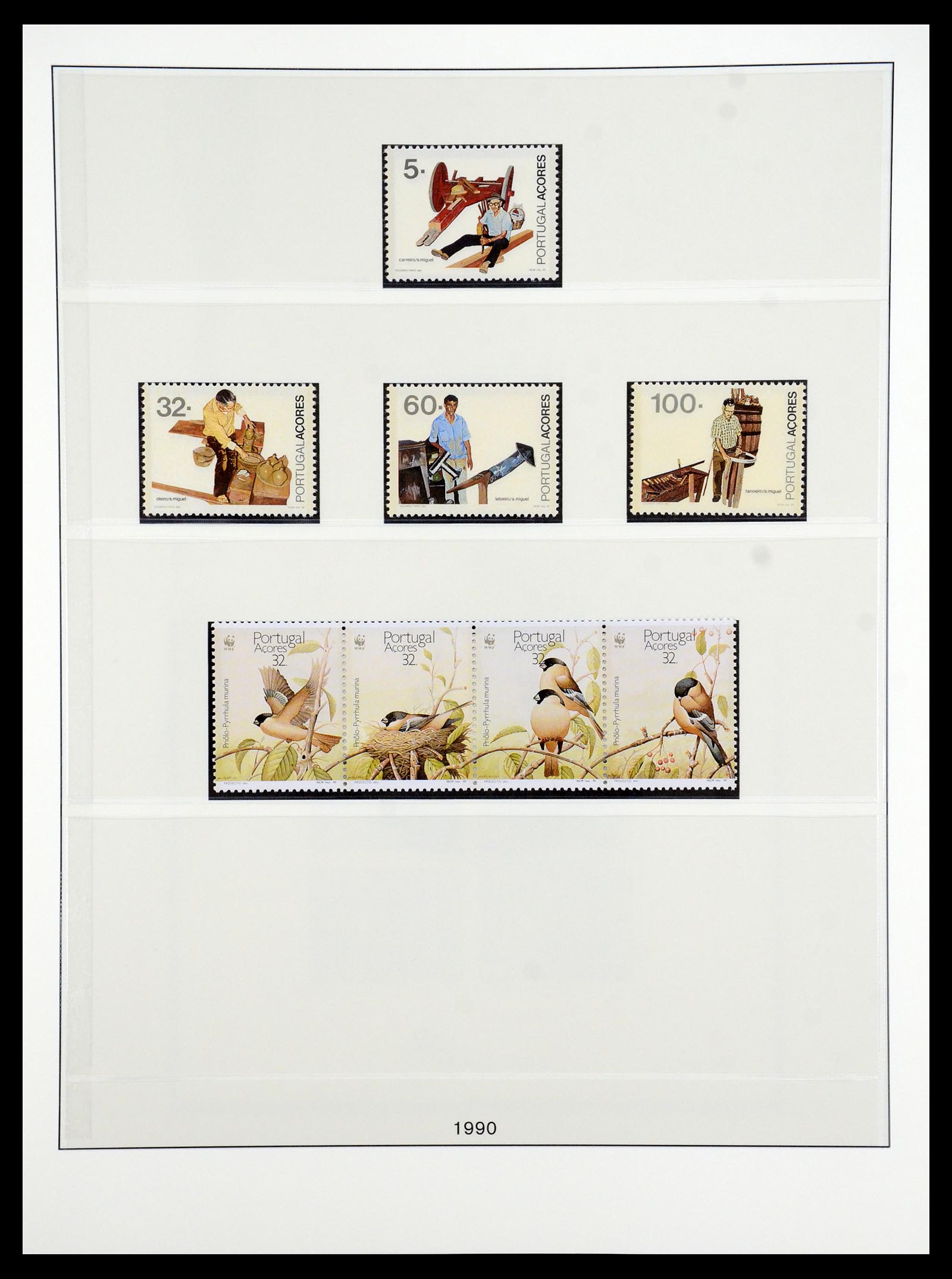 35418 019 - Postzegelverzameling 35418 Azoren en Madeira 1980-2007.