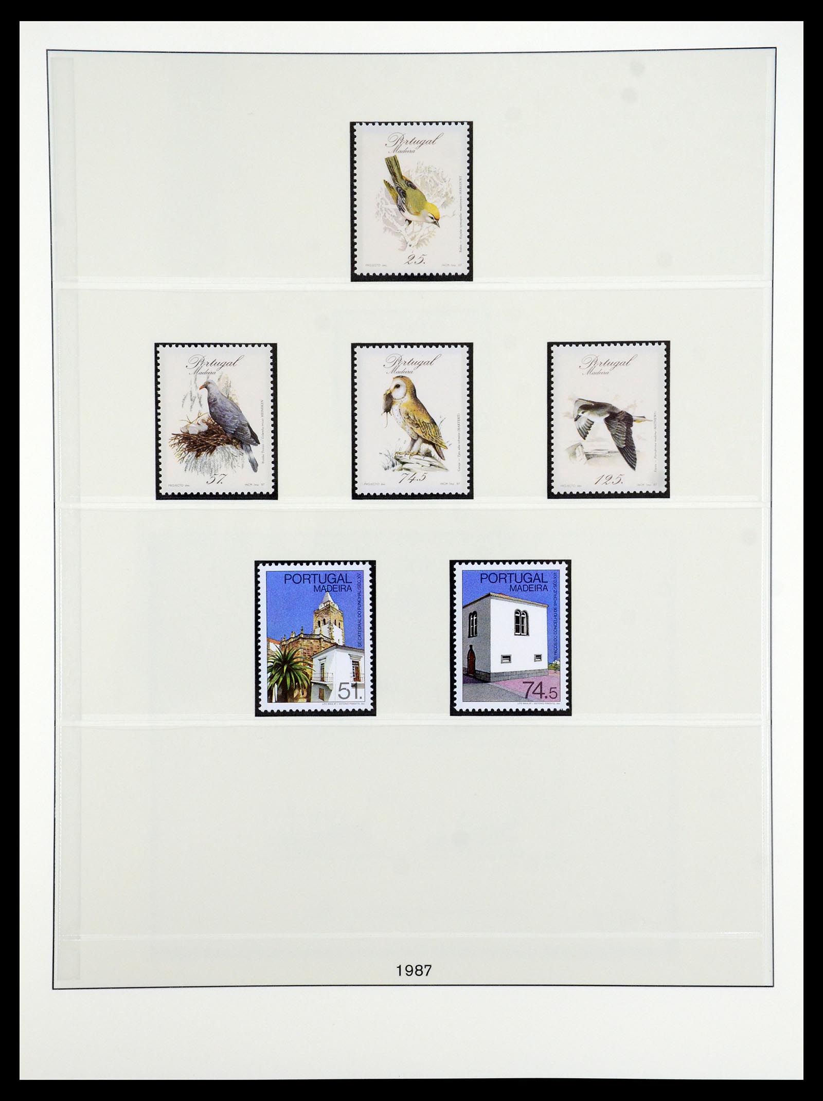 35418 066 - Postzegelverzameling 35418 Azoren en Madeira 1980-2007.