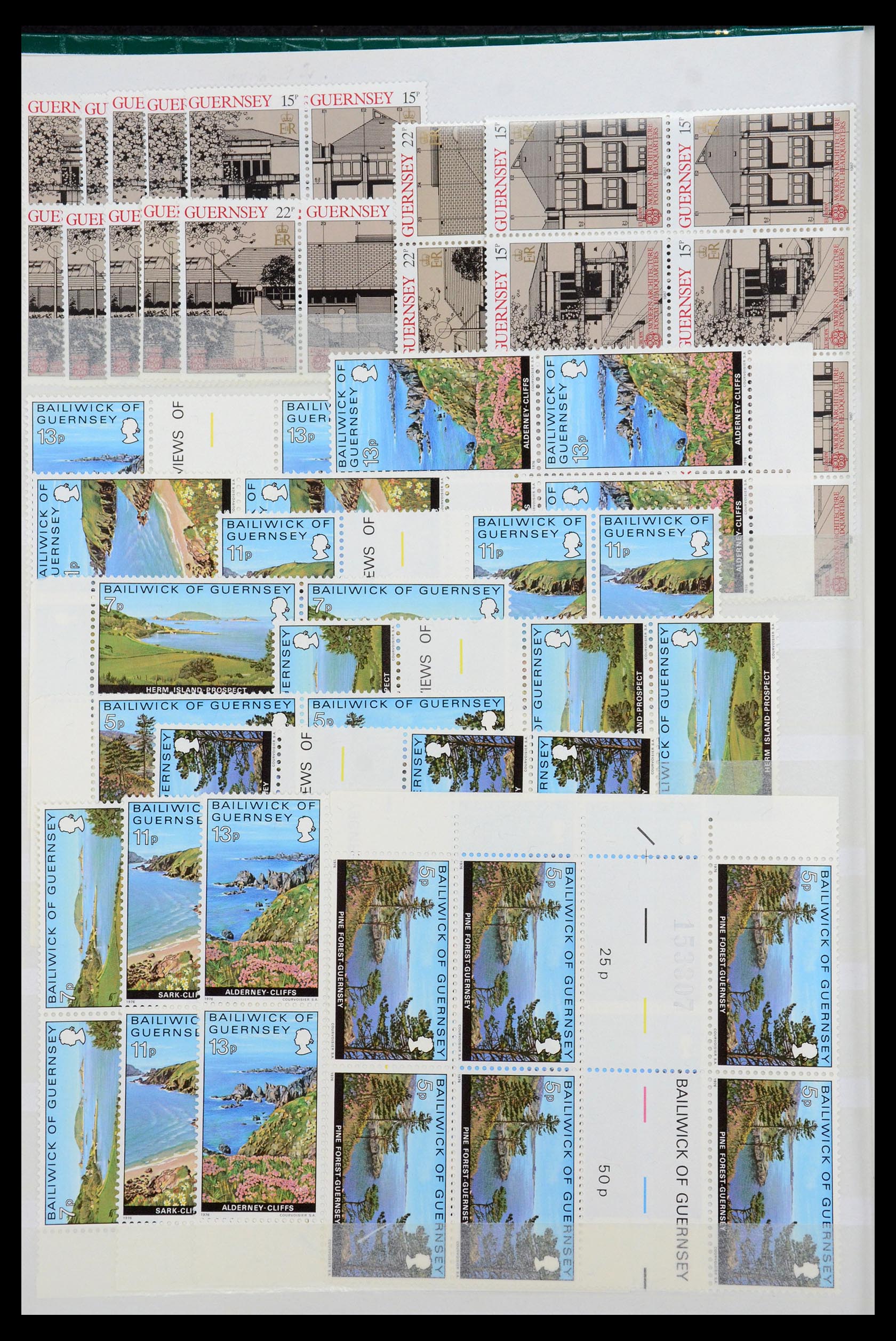 35438 010 - Postzegelverzameling 35438 Kanaaleilanden 1974-2001.
