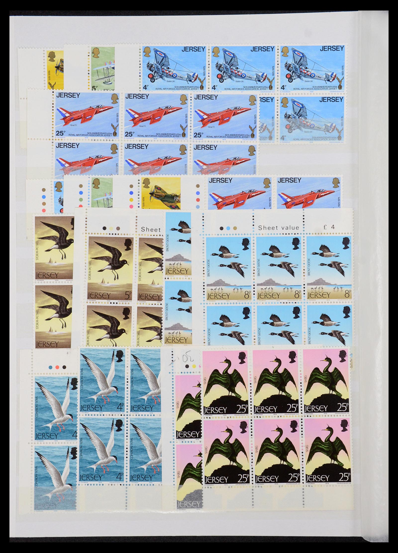35438 032 - Postzegelverzameling 35438 Kanaaleilanden 1974-2001.