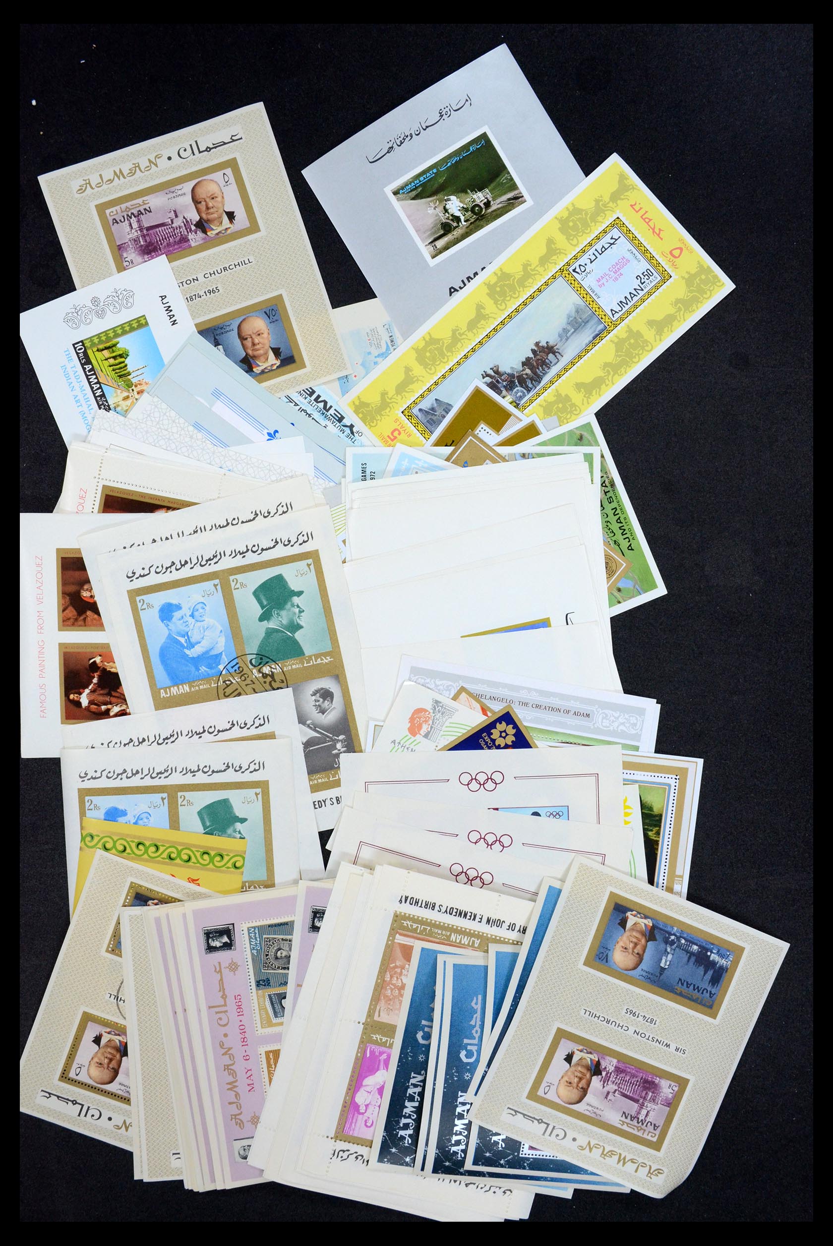 35472 011 - Stamp Collection 35472 World souvenir sheets MNH.