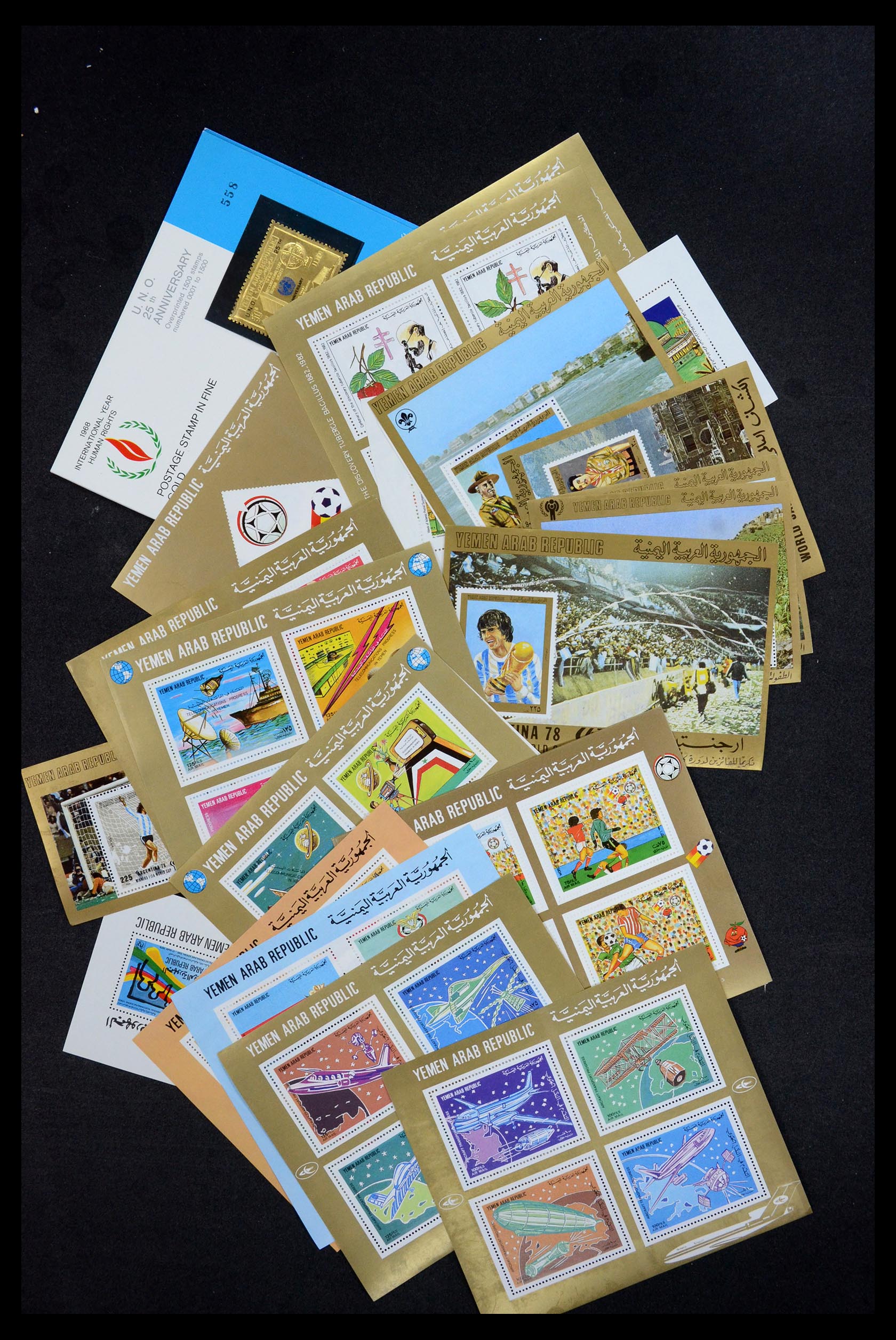 35472 016 - Stamp Collection 35472 World souvenir sheets MNH.