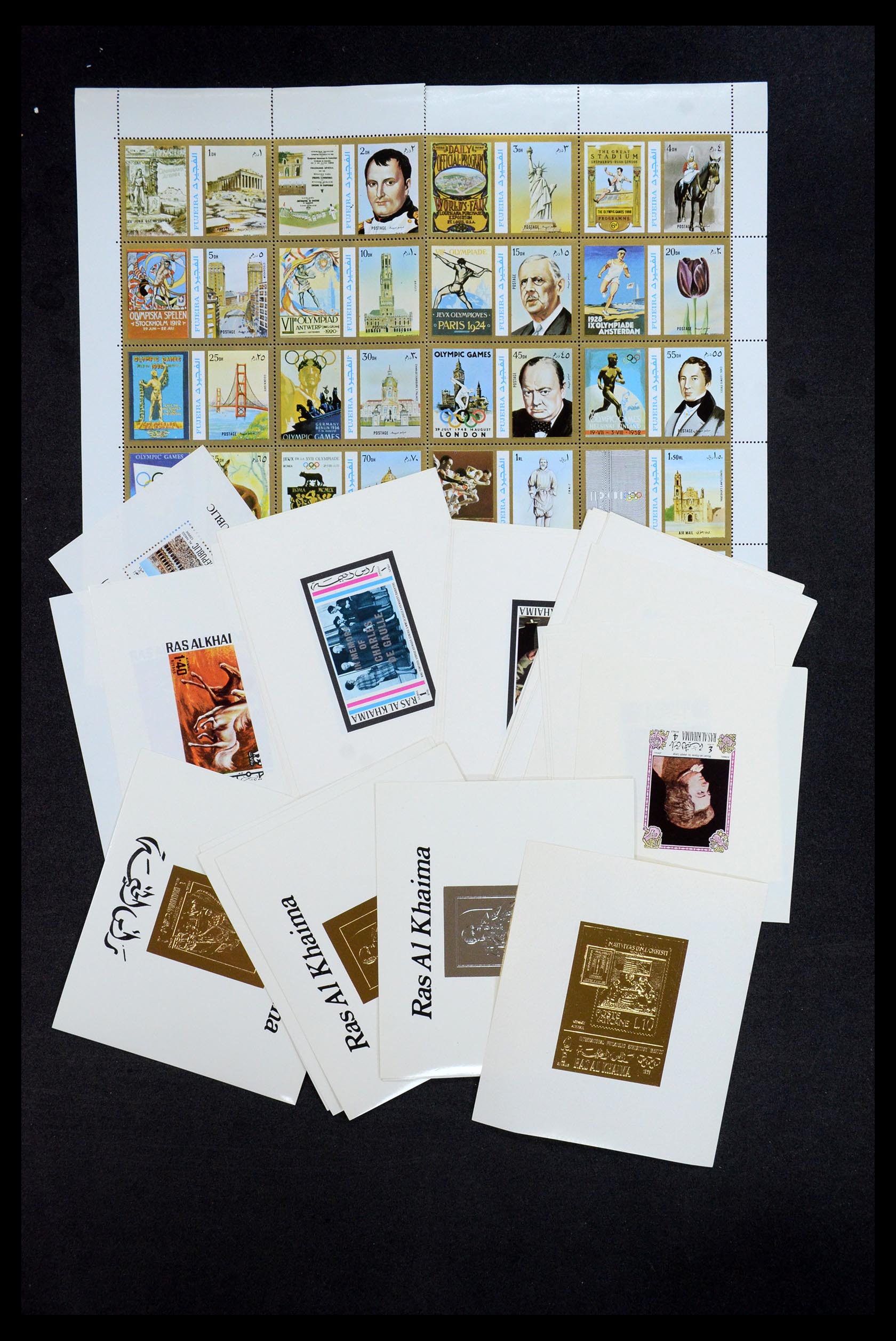 35472 027 - Stamp Collection 35472 World souvenir sheets MNH.