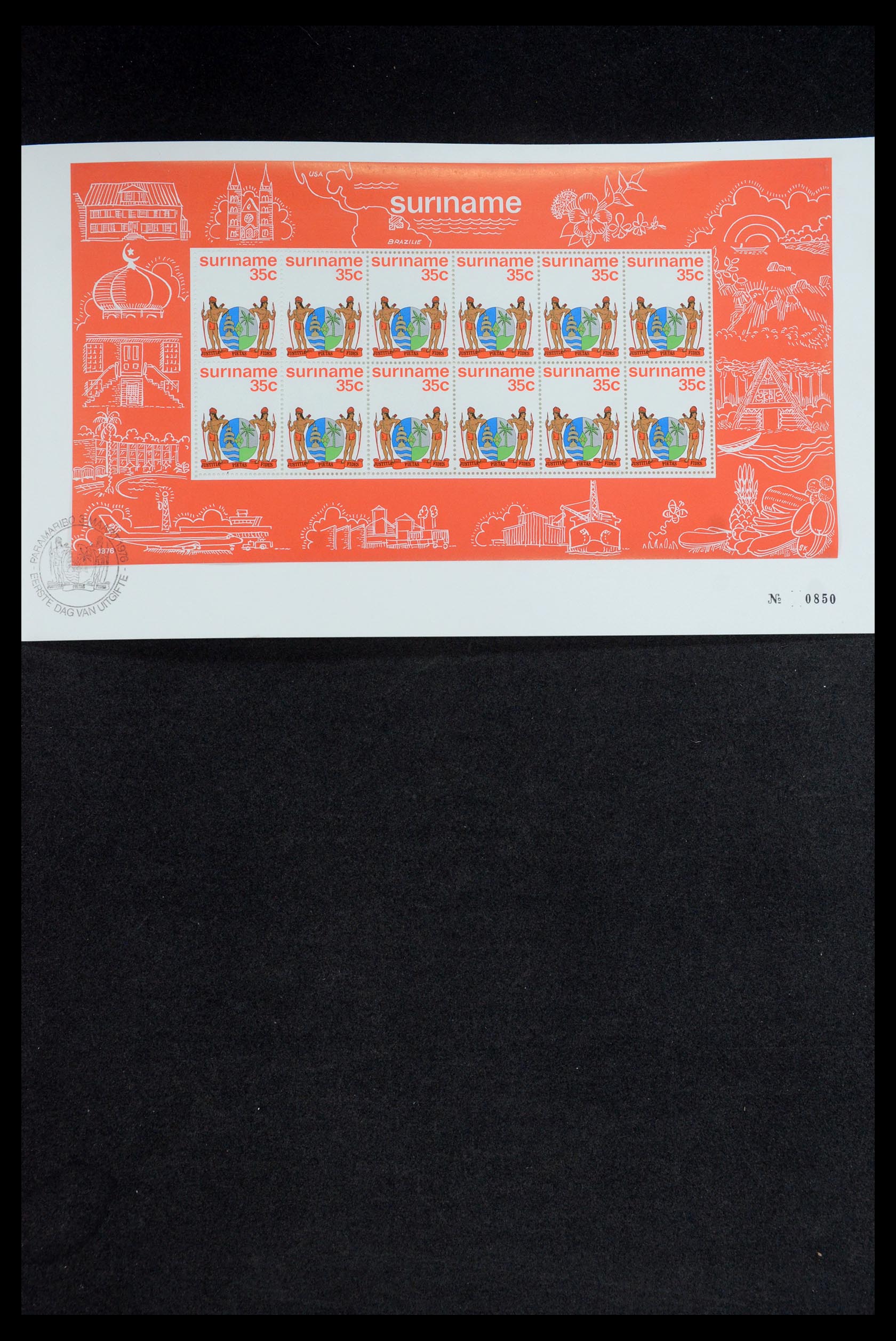 35542 011 - Postzegelverzameling 35542 Suriname carnets 1975-1978.