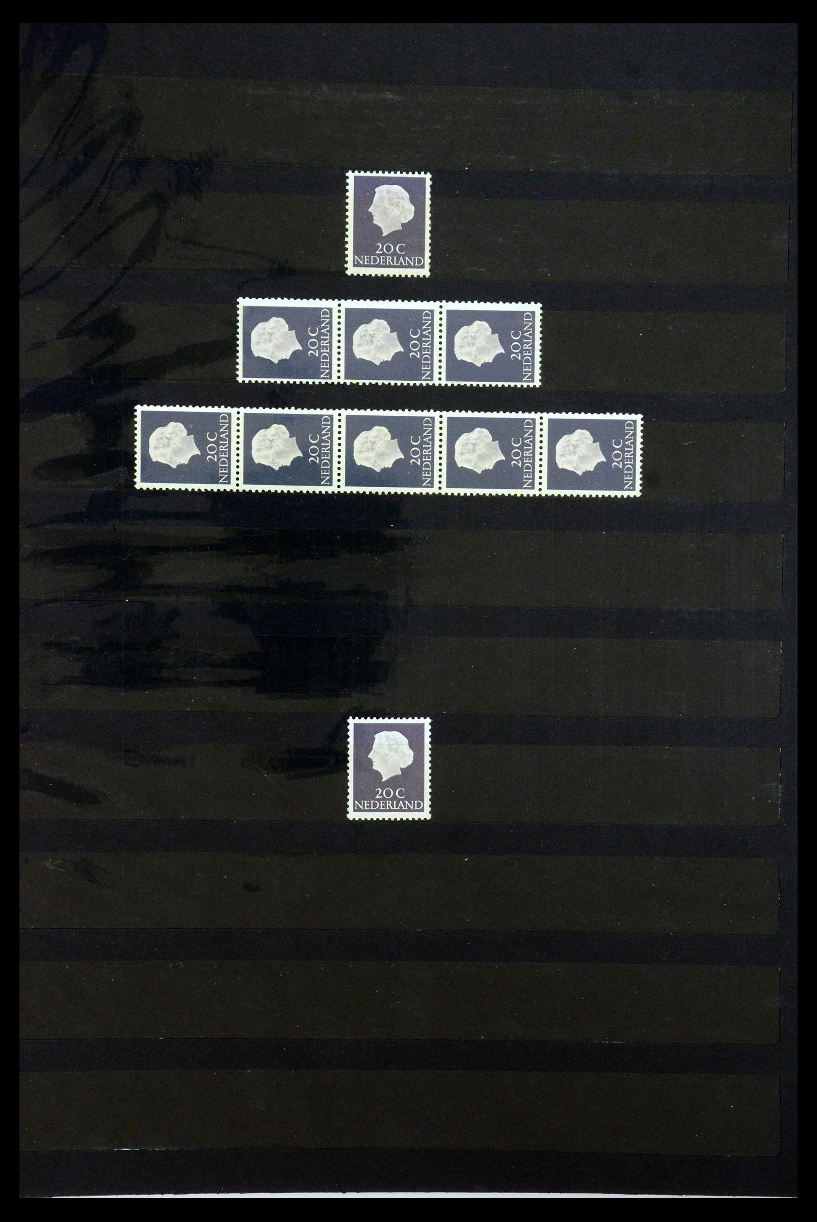 35543 017 - Postzegelverzameling 35543 Nederland rolzegels 1965-1972.