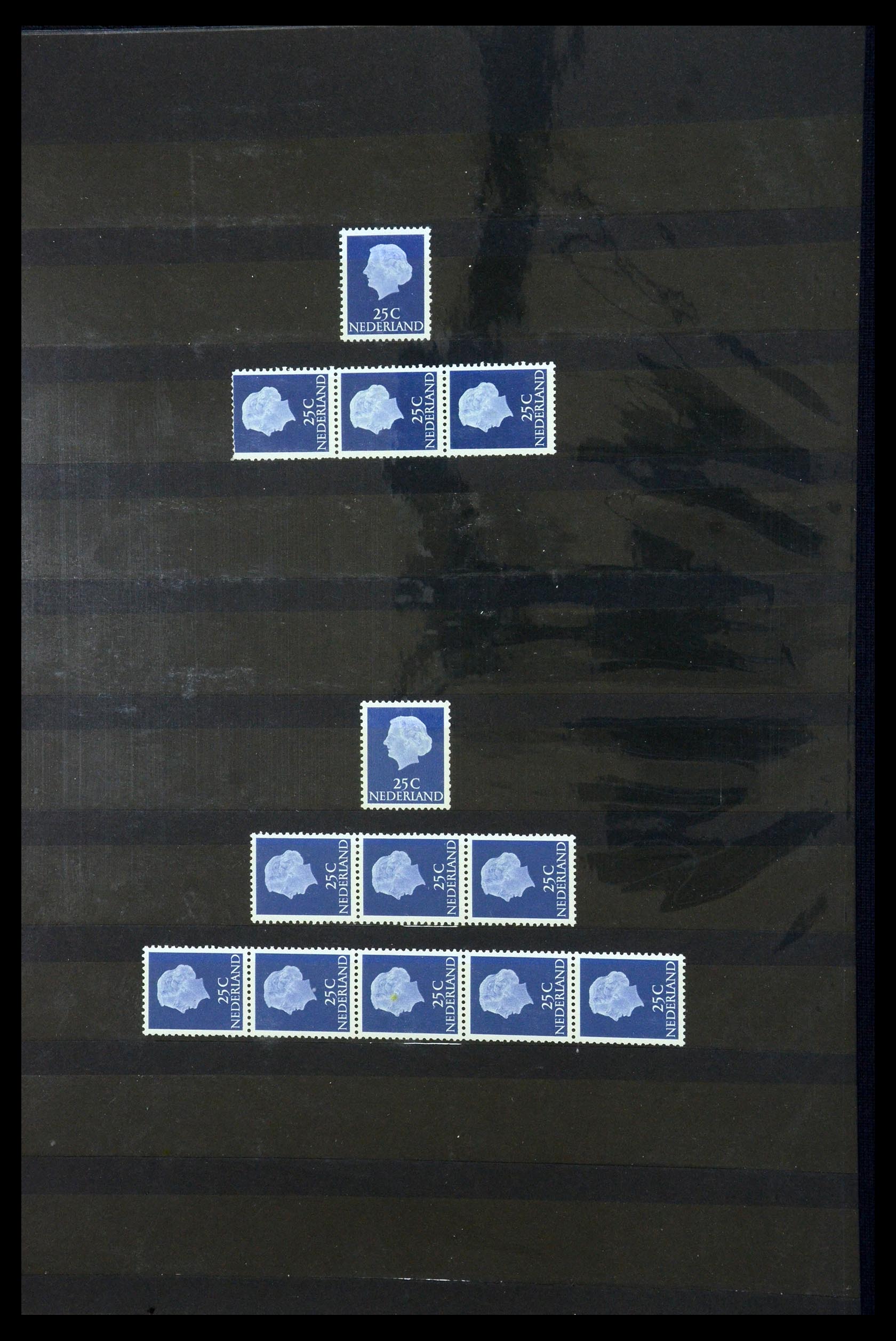 35543 022 - Postzegelverzameling 35543 Nederland rolzegels 1965-1972.