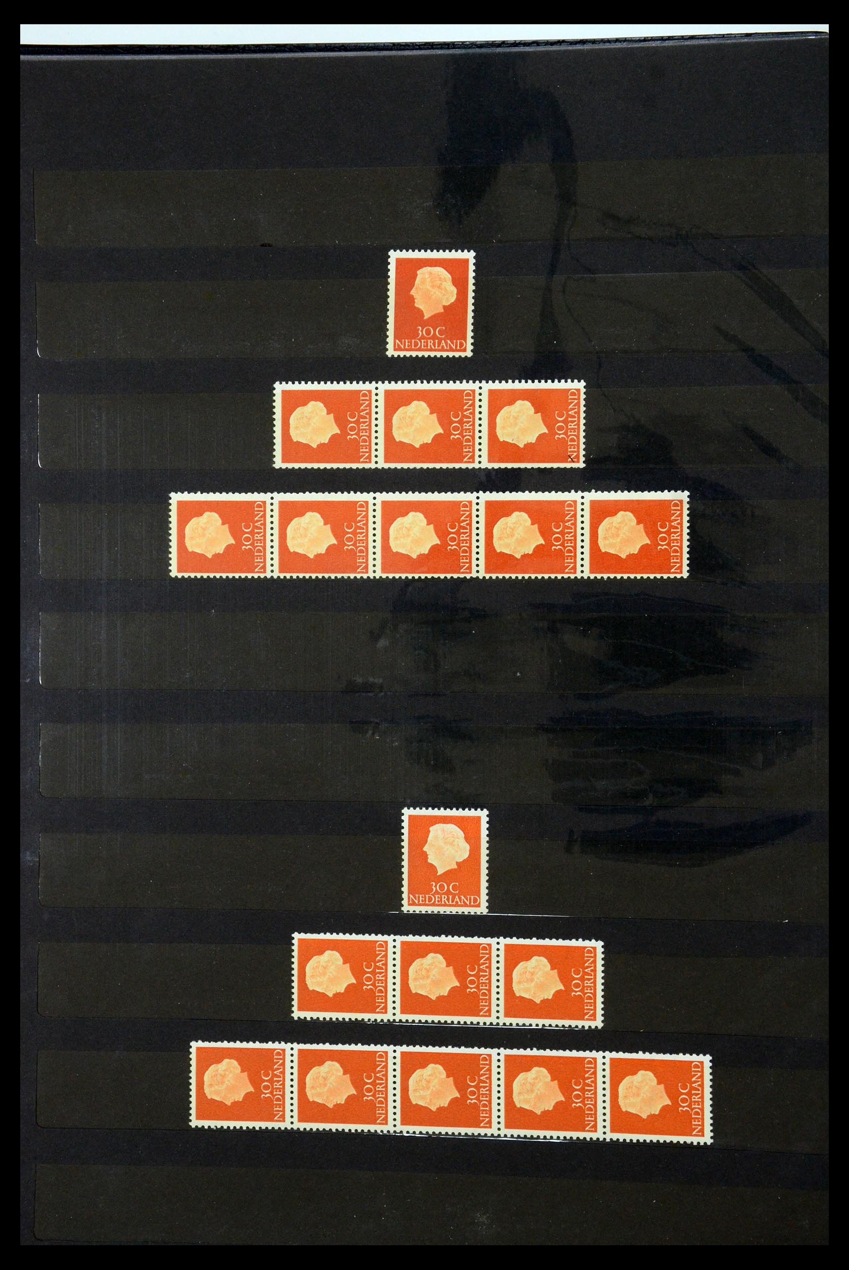 35543 024 - Postzegelverzameling 35543 Nederland rolzegels 1965-1972.