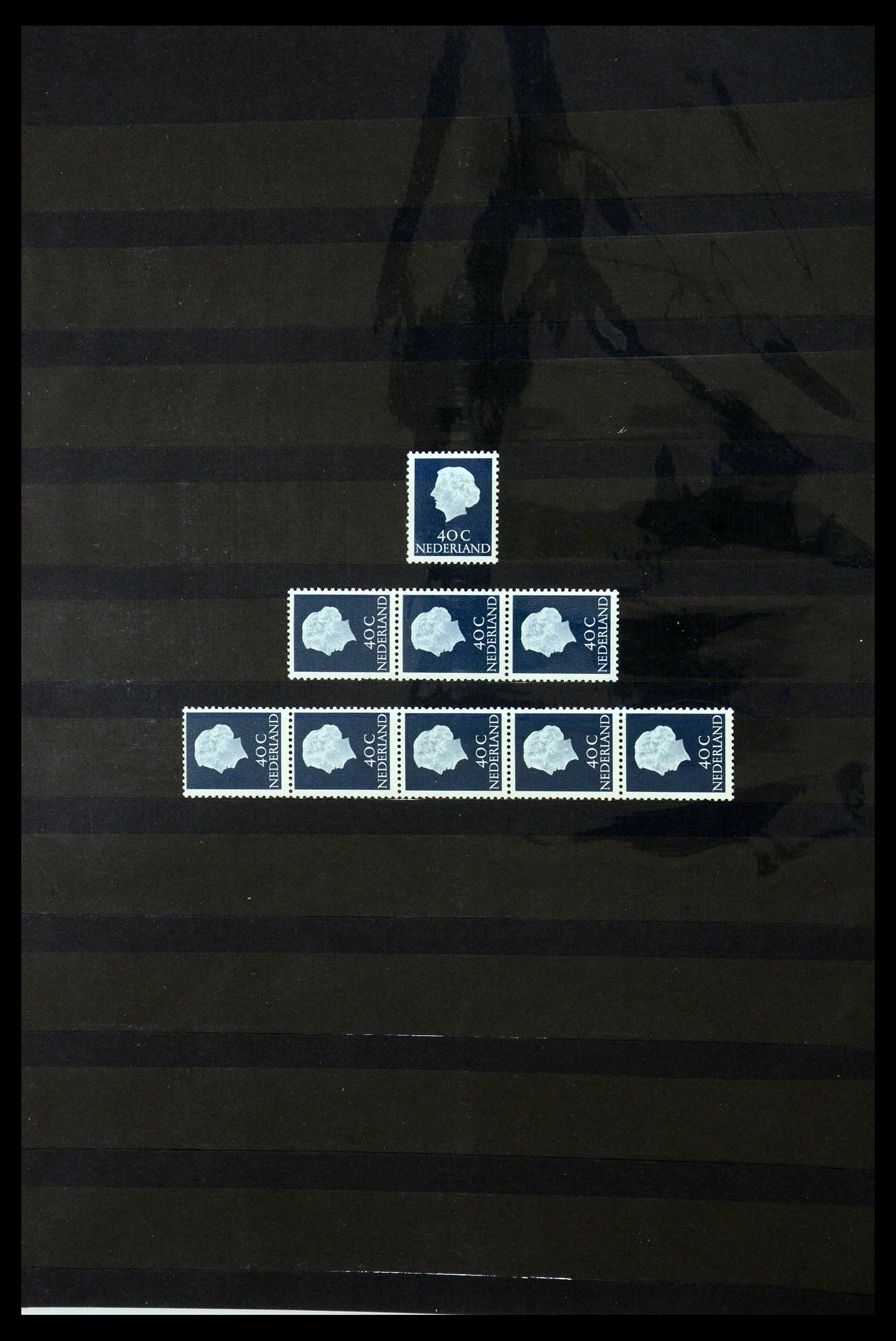 35543 028 - Postzegelverzameling 35543 Nederland rolzegels 1965-1972.