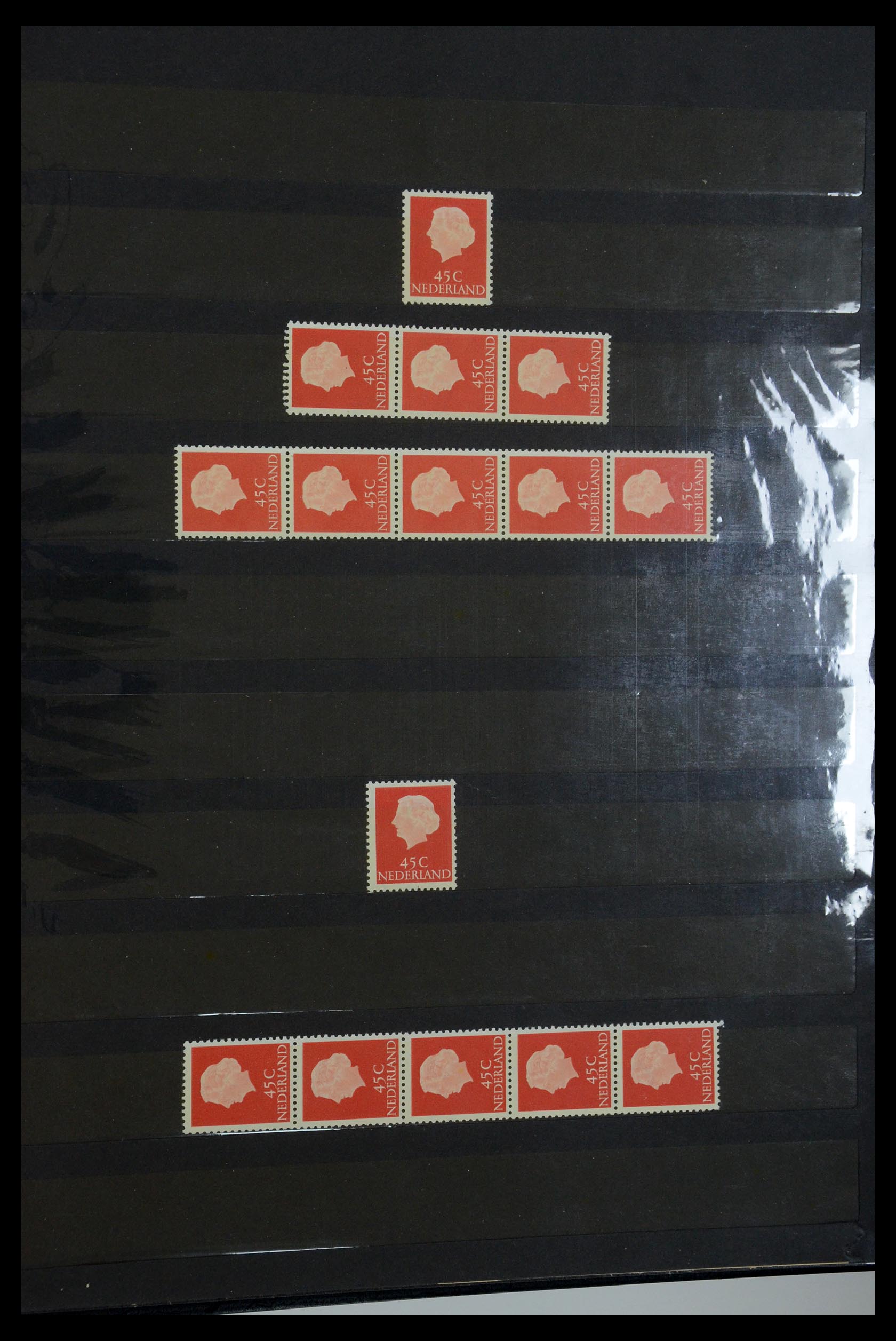 35543 029 - Postzegelverzameling 35543 Nederland rolzegels 1965-1972.
