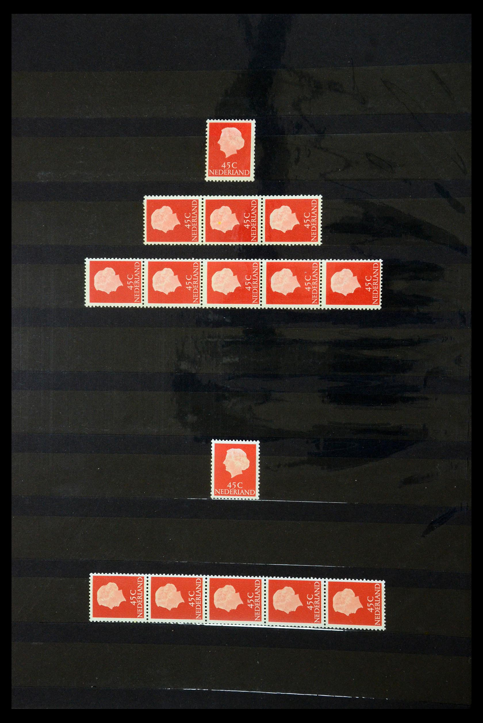 35543 030 - Postzegelverzameling 35543 Nederland rolzegels 1965-1972.