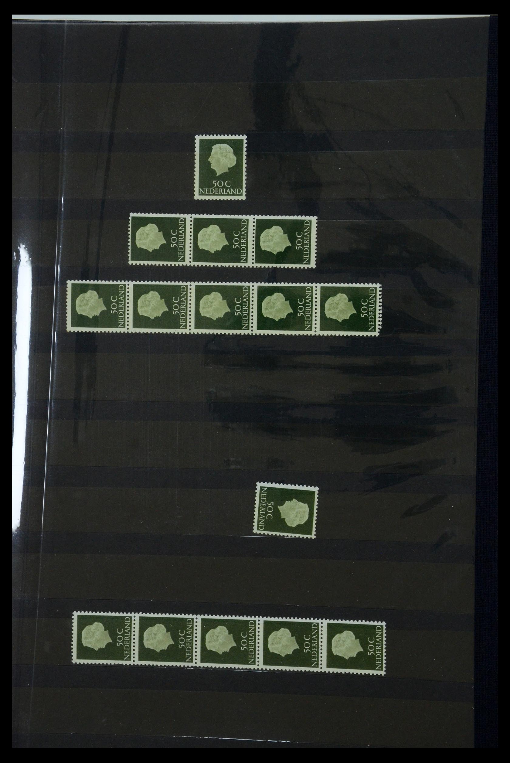 35543 032 - Postzegelverzameling 35543 Nederland rolzegels 1965-1972.