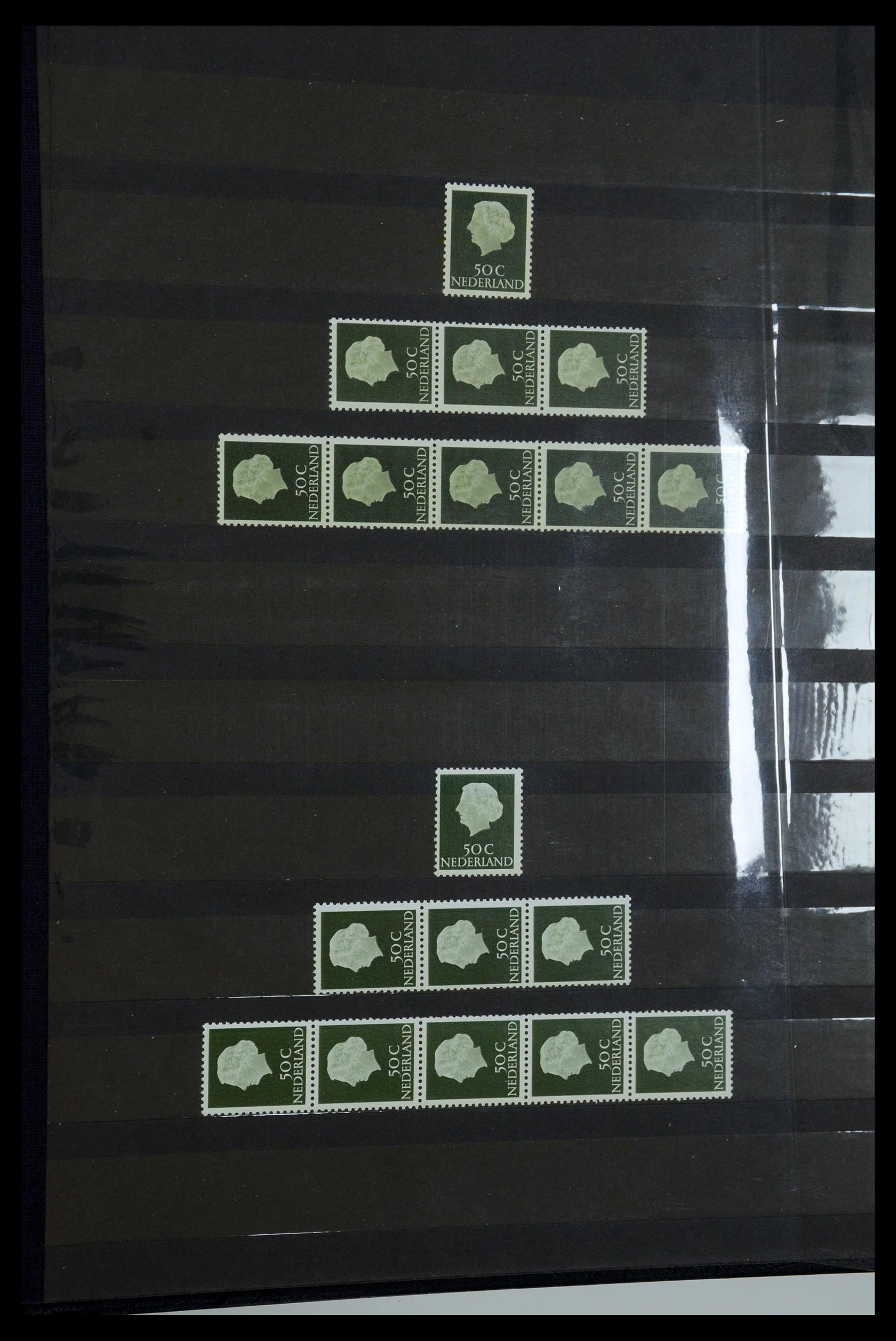 35543 033 - Postzegelverzameling 35543 Nederland rolzegels 1965-1972.