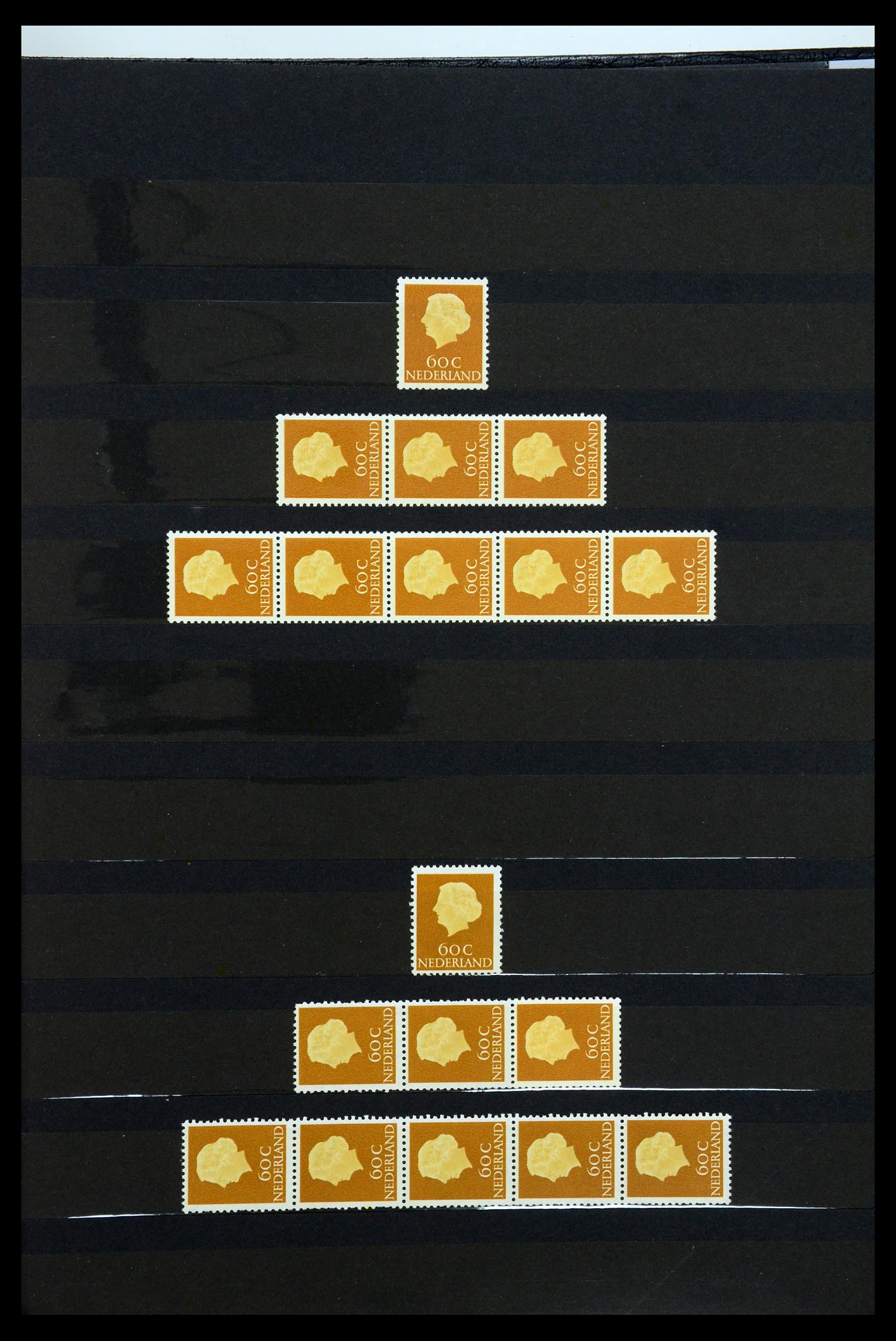 35543 034 - Postzegelverzameling 35543 Nederland rolzegels 1965-1972.