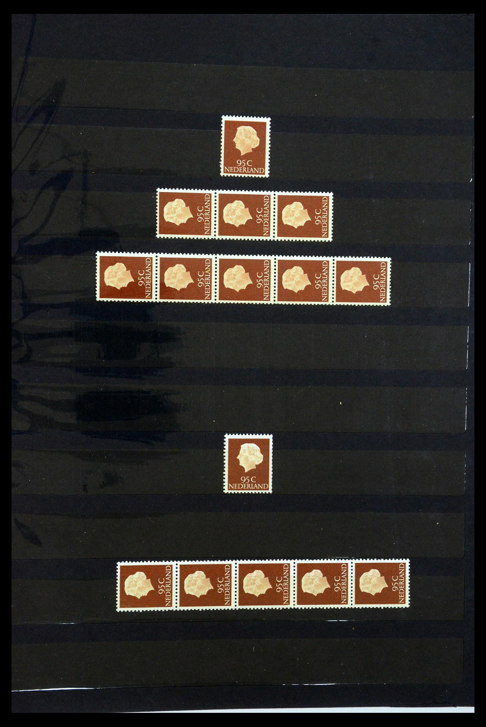 35543 042 - Postzegelverzameling 35543 Nederland rolzegels 1965-1972.