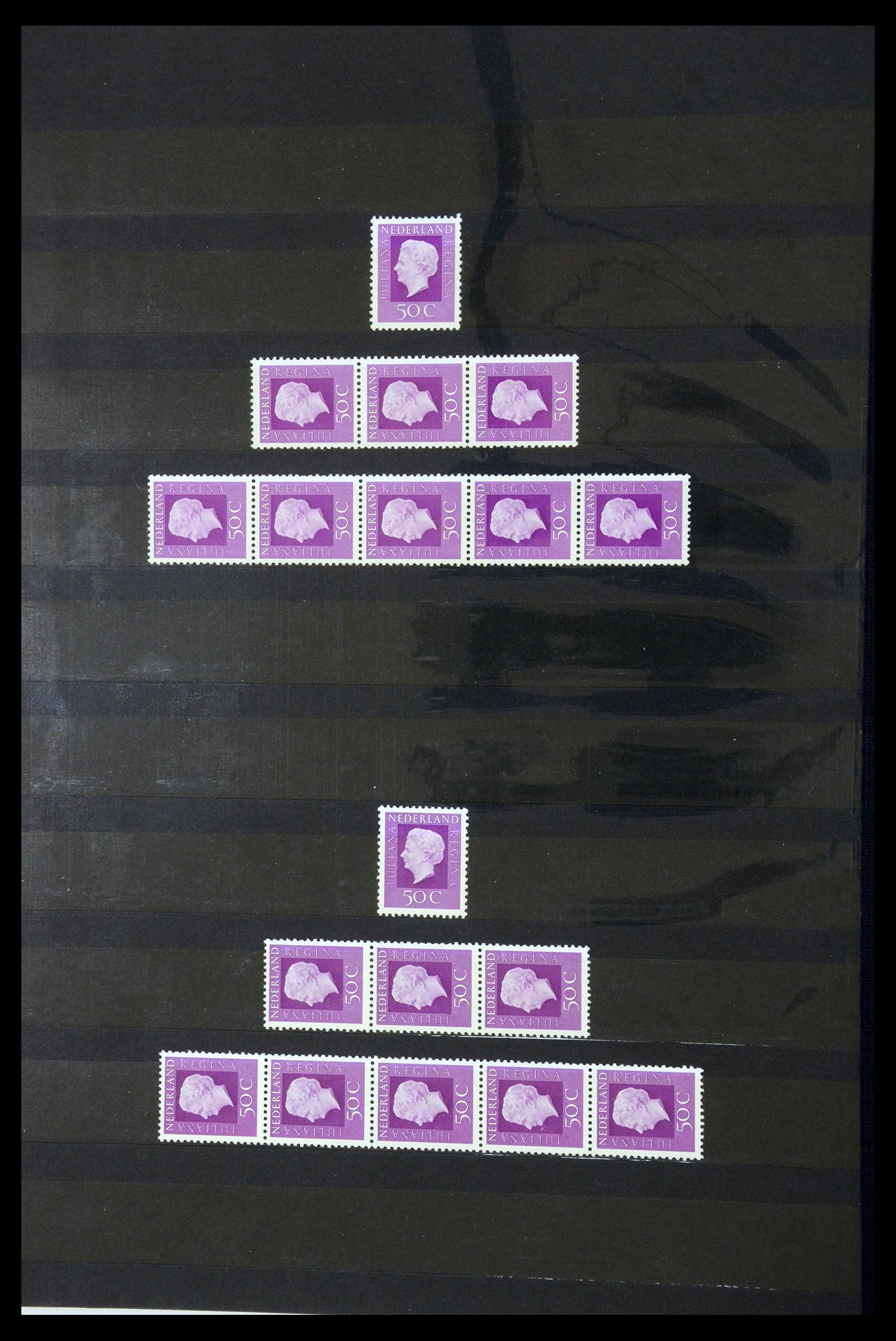 35543 051 - Postzegelverzameling 35543 Nederland rolzegels 1965-1972.
