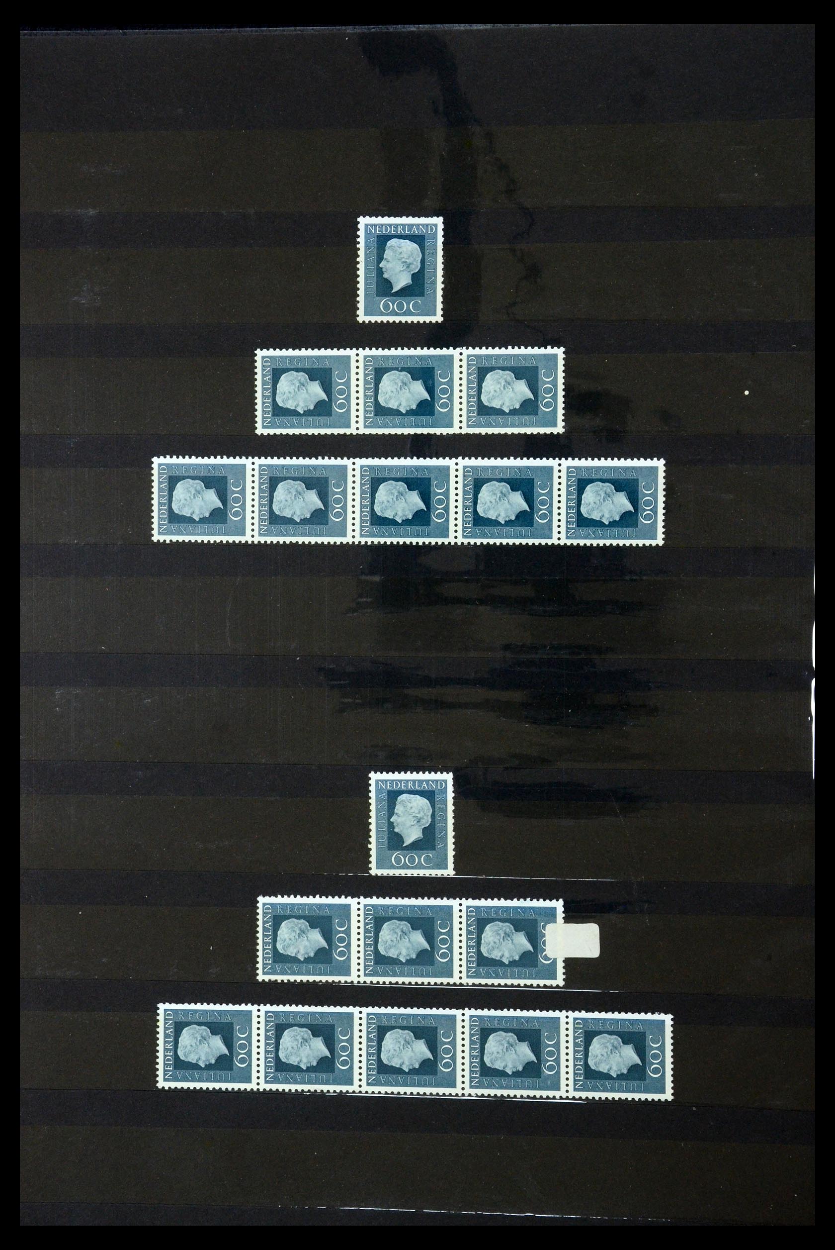 35543 053 - Postzegelverzameling 35543 Nederland rolzegels 1965-1972.