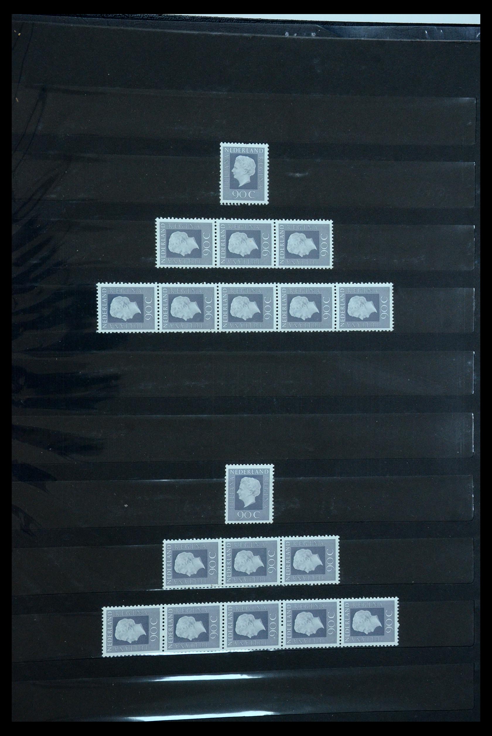 35543 058 - Postzegelverzameling 35543 Nederland rolzegels 1965-1972.