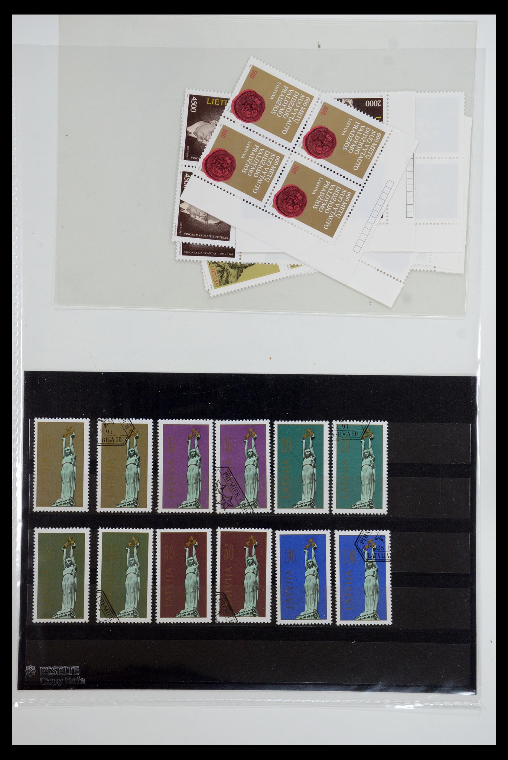 35556 020 - Postzegelverzameling 35556 Baltische Staten 1919-2000.