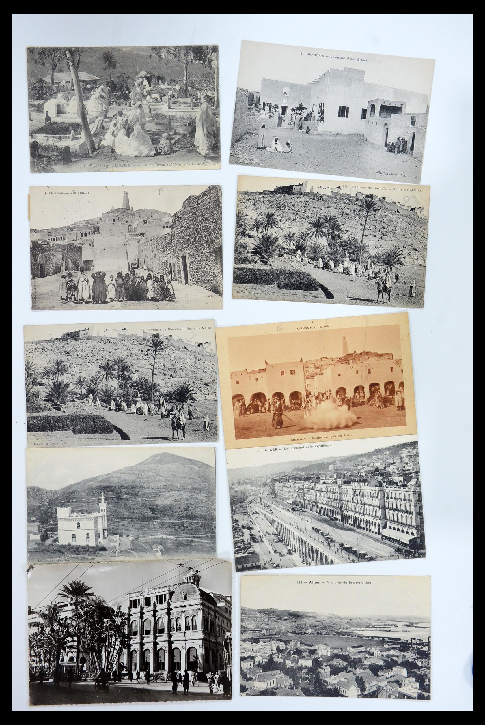 35558 081 - Postzegelverzameling 35558 Algerije ansichtkaarten 1900-1945.