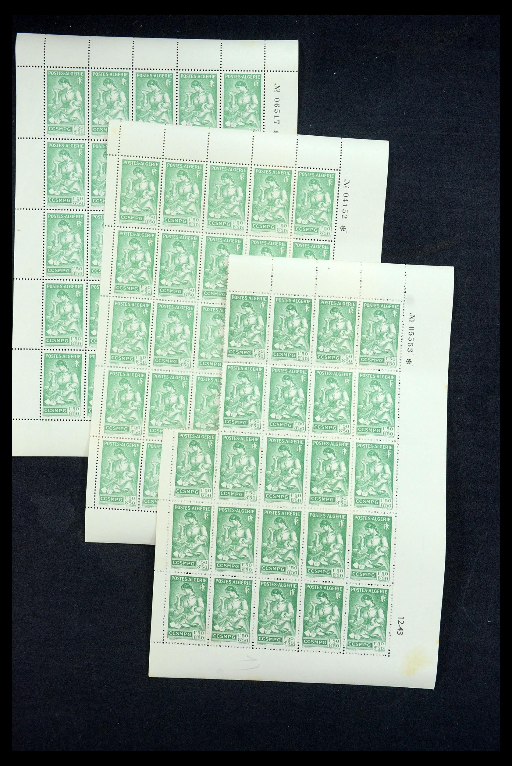 35559 002 - Postzegelverzameling 35559 Algerije 1943-1944.