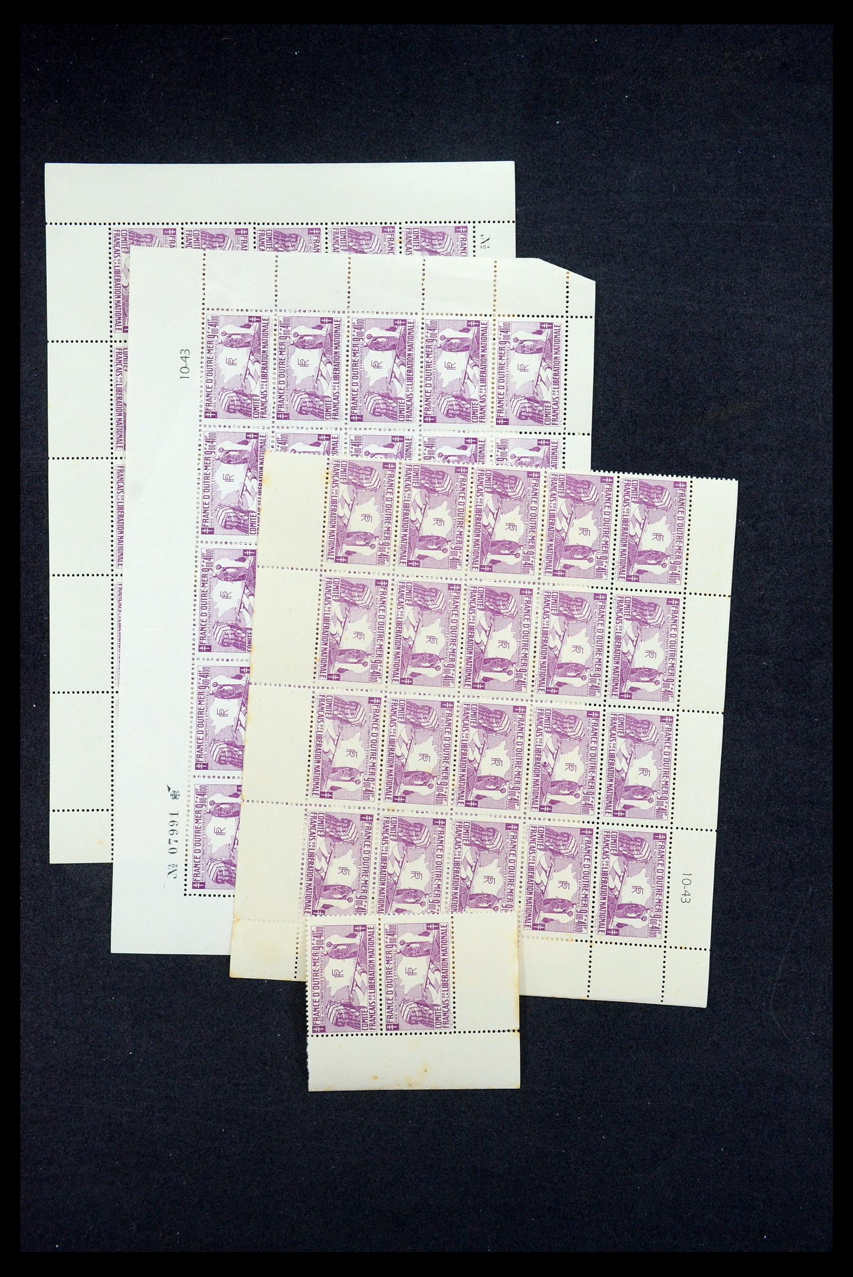 35559 009 - Postzegelverzameling 35559 Algerije 1943-1944.