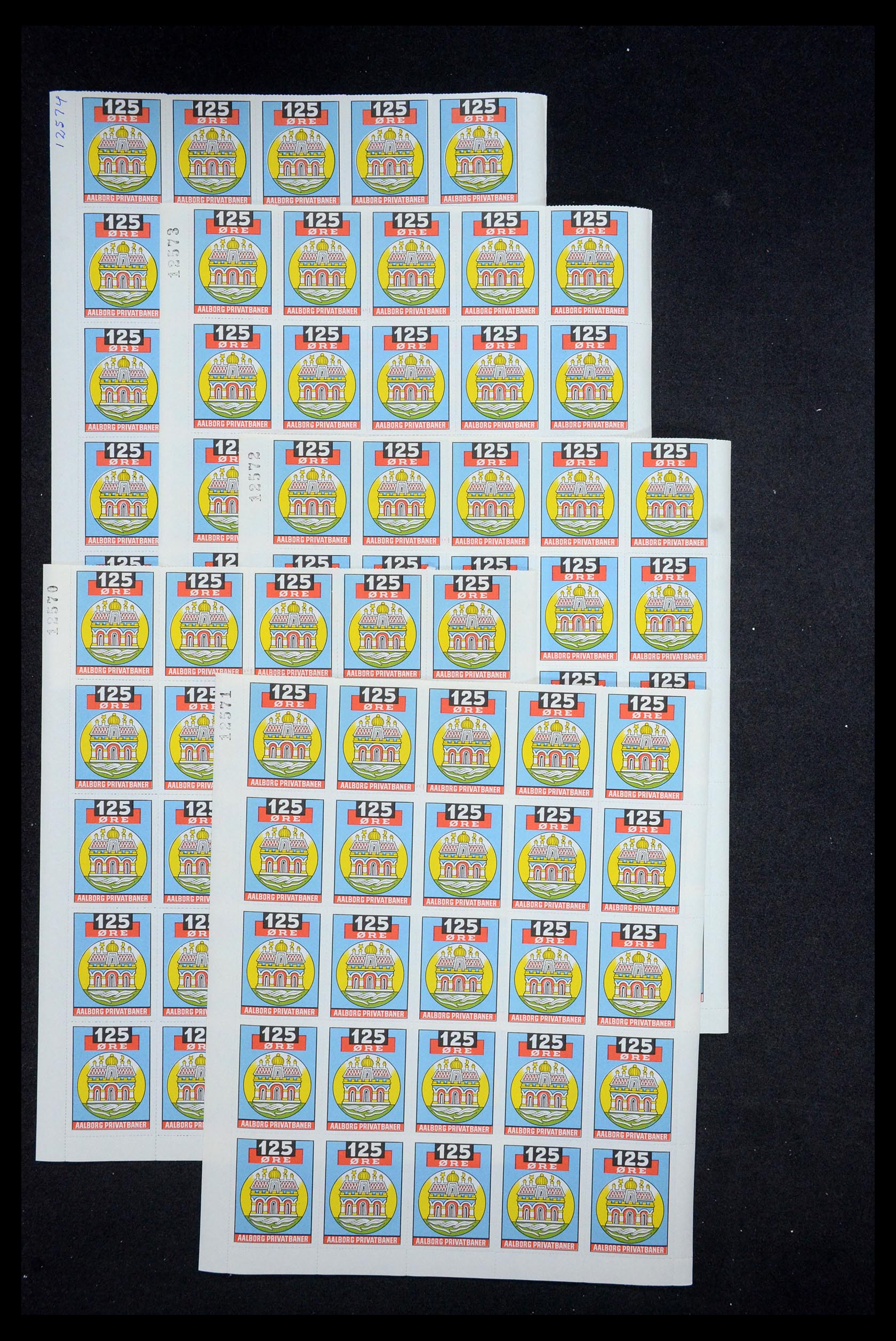 35571 005 - Postzegelverzameling 35571 Denemarken treinzegels.