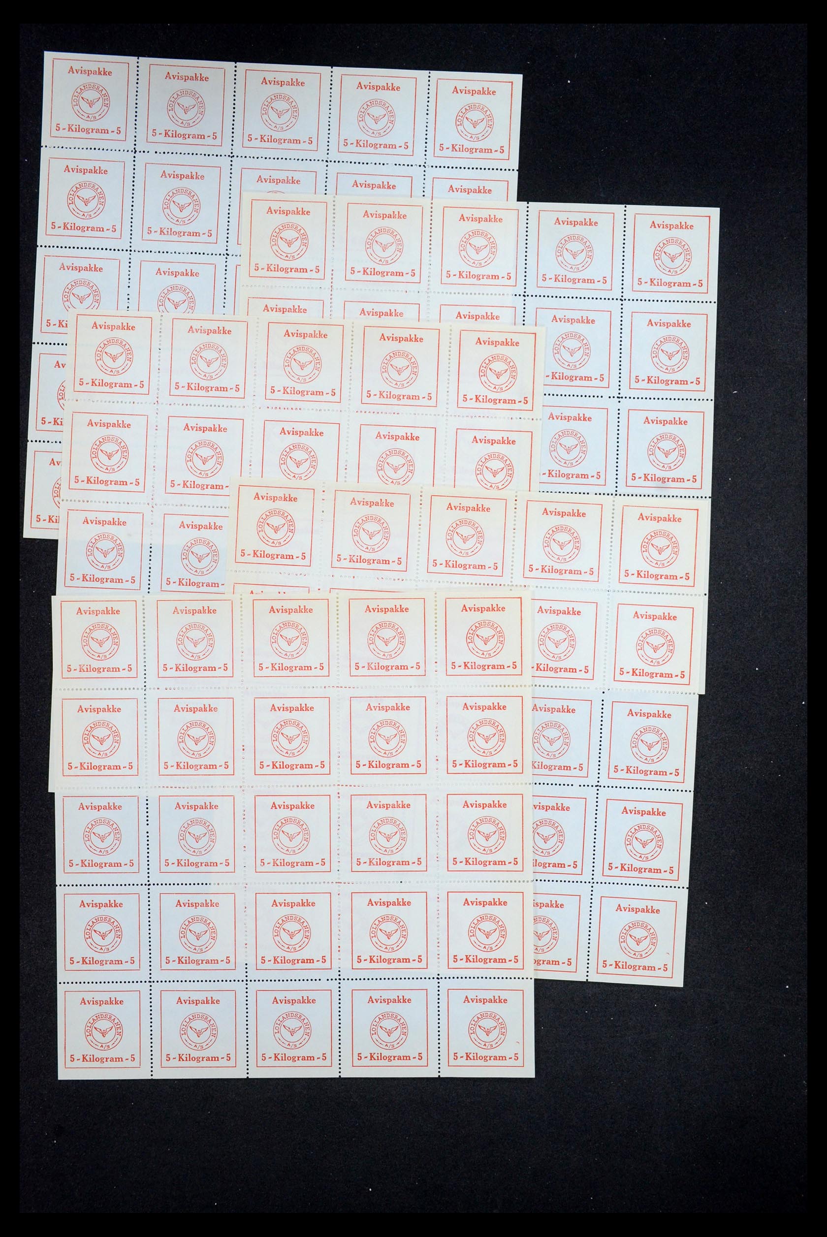 35571 015 - Postzegelverzameling 35571 Denemarken treinzegels.